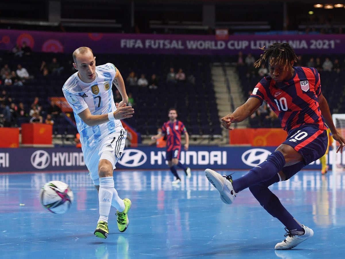 Tomas Pondeca playing for the USMNT Futsal against Argentina at the 2021 World Cup.