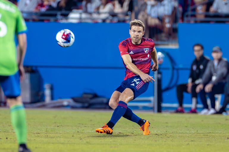 Asier Illarramendi fires a cross against Seattle Sounders during the 2023 MLS Cup Playoffs First Round, Game Two, at Toyota Stadium, November 4, 2023. (Matt Visinsky, 3rd Degree)
