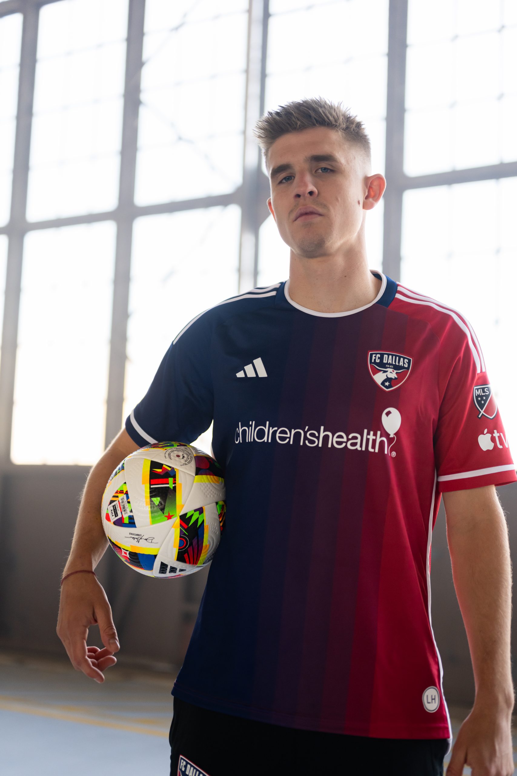 FC Dallas launched its Afterburner kit worn by Liam Fraser. (Courtesy FC Dallas)