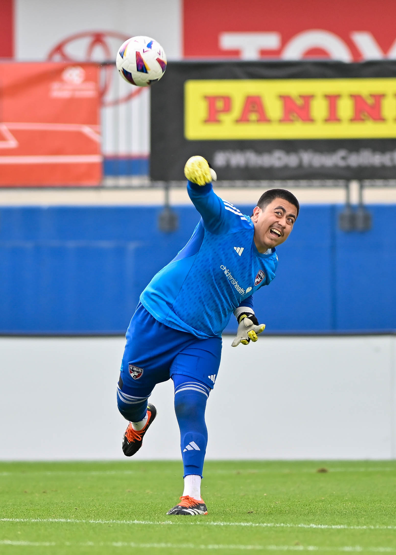 FC Dallas U19 goalkeeper Victor Gomez throws the ball in the Dallas Cup Super Group Final against São Paulo FC at Toyota Stadium on Sunday, March 31, 2024. (Daniel McCullough, 3rd Degree)