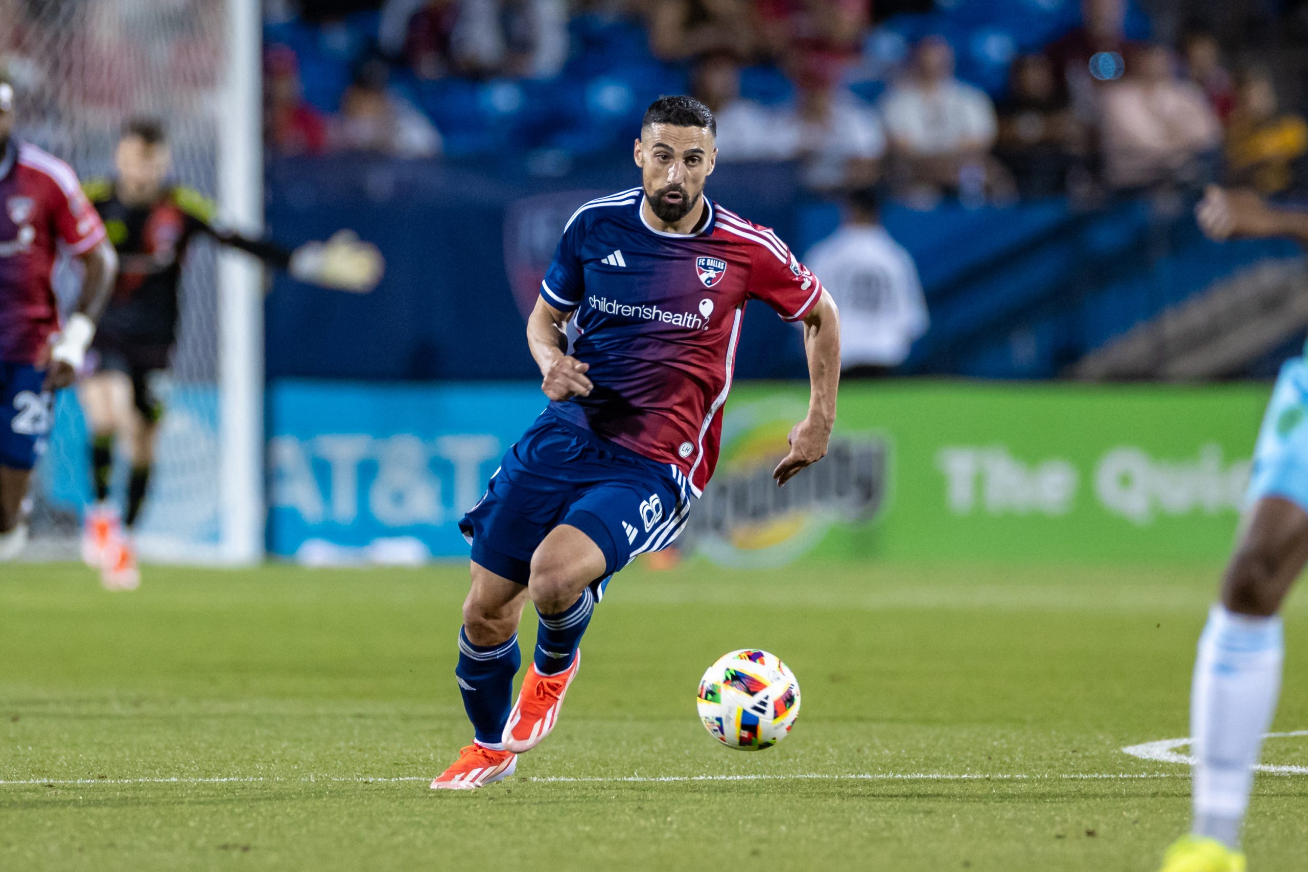 FRISCO, TX - APRIL 13: Sebastian Lletget dribbles during the MLS soccer game between FC Dallas and Seattle Sounders FC on April 13, 2024 at Toyota Stadium in Frisco, TX. (Photo by Matthew Visinsky/Icon Sportswire)