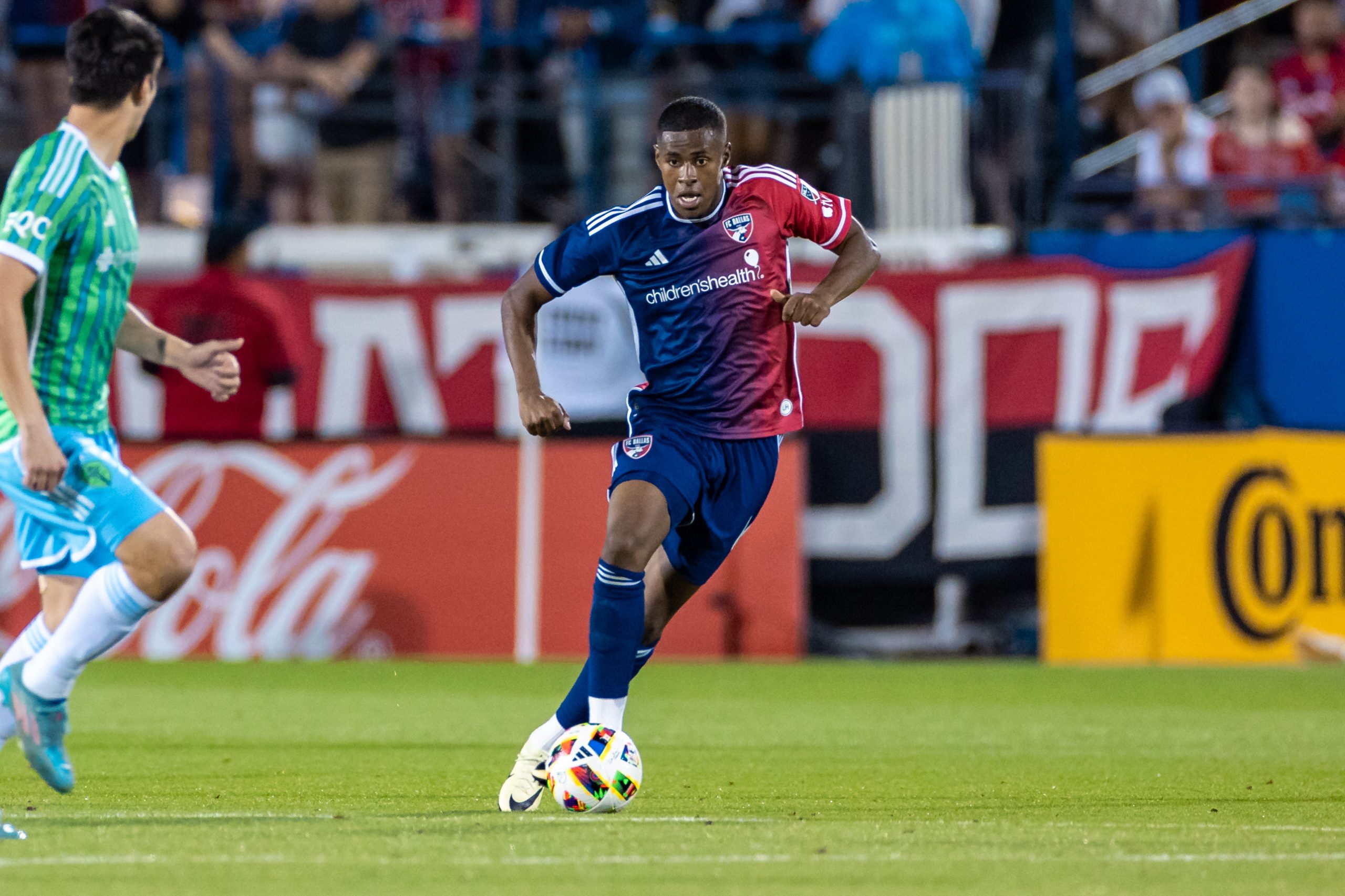 FRISCO, TX - APRIL 13: Patrickson Delgado cuts through midfield during the MLS soccer game between FC Dallas and Seattle Sounders FC on April 13, 2024 at Toyota Stadium in Frisco, TX. (Photo by Matthew Visinsky/Icon Sportswire)