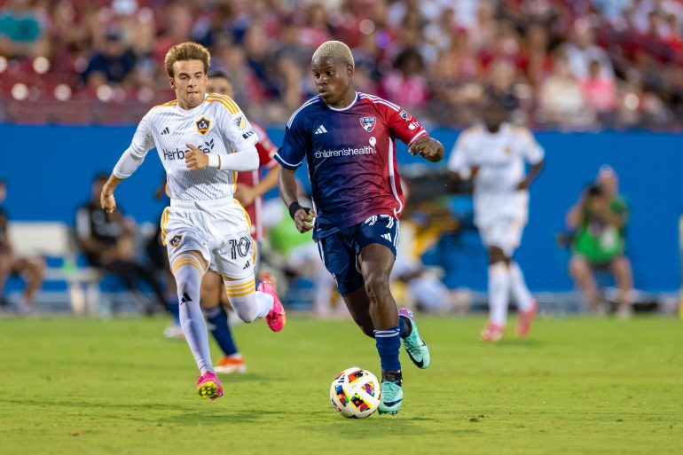 Bernie Kamungo dribbles upfield against the La Galaxy, July 13, 2024. (Matt Visinsky, 3rd Degree)