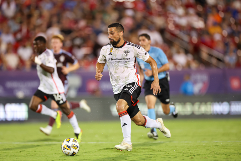 Sebastian Lletget dribbles against Colorado Rapids. (Courtesy FC Dallas)