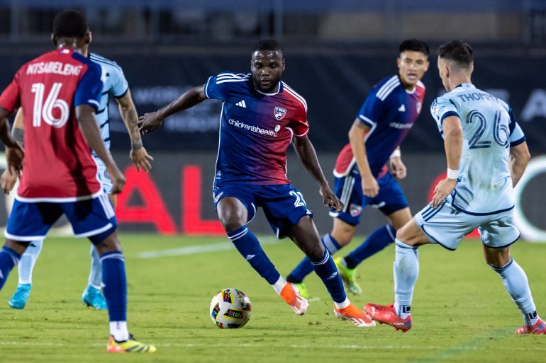Show Cafumana dribbles through midfield against Sporting KC in the 2024 season final, October 19, 2024. (Matt Visinsky, 3rd Degree)