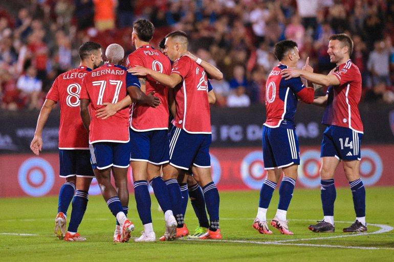 FC Dallas celebrates against Sporting Kansas City (FC Dallas Communications)