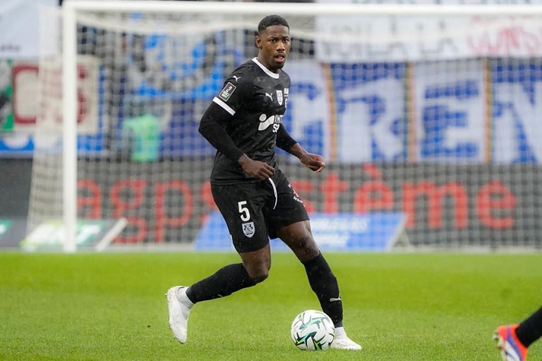 Osaze Urhoghide playing for Amiens. (Courtesy Amiens SC)