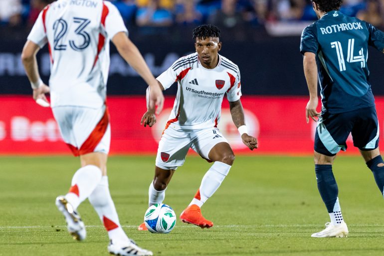 Leo Chu looks for a teammate against Seattle Sounders, April 12, 2025. (Matt Visinsky, 3rd Degree)