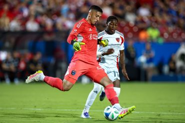 Anderson Julio presses the goalkeeper against San Jose Earthquakes, June 25, 2025. [It's believed this is the play in which he got injured] (Matt Visinsky, 3rd Degree)