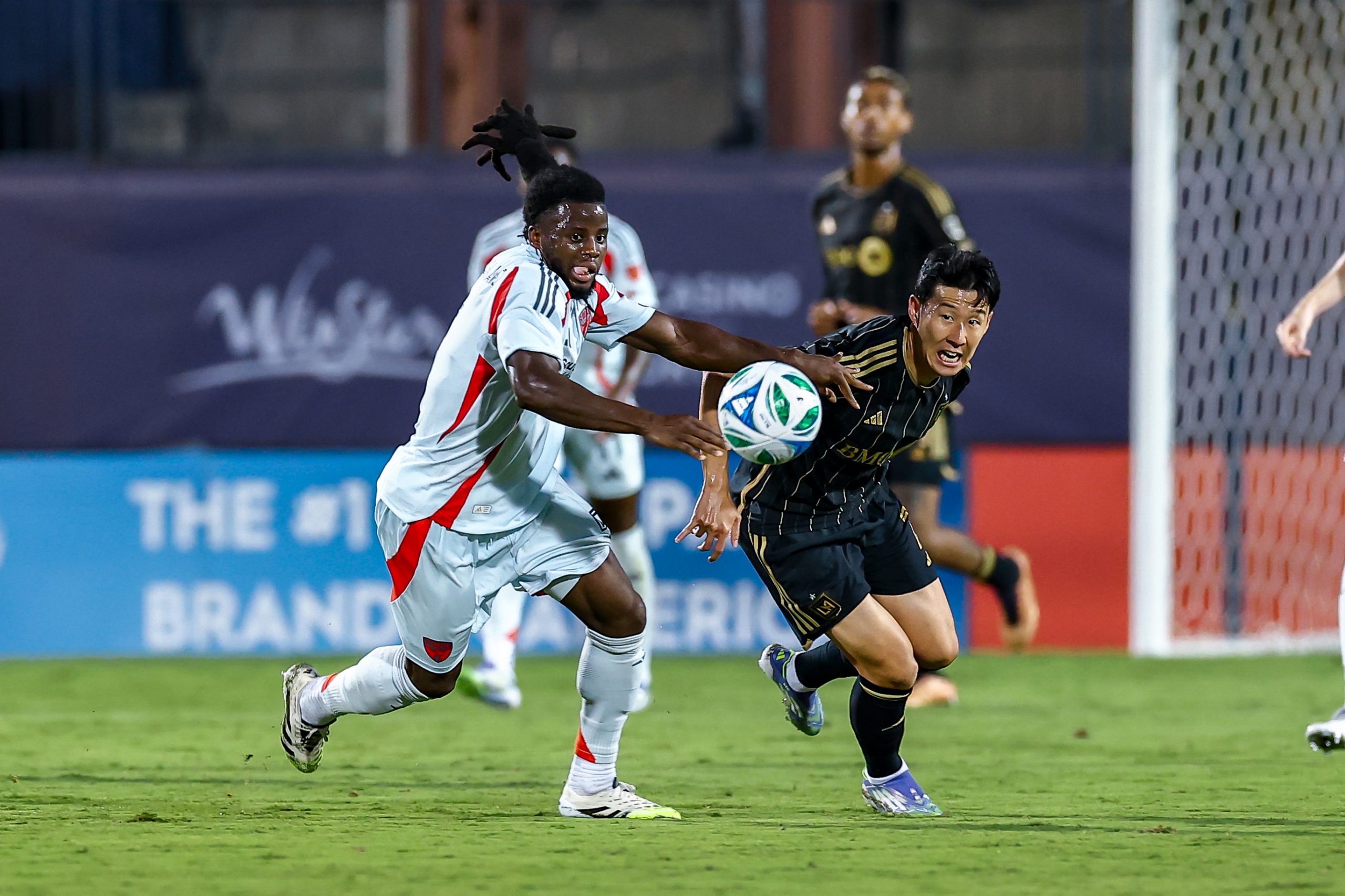Lalas Abubakar defends Son Heung-min vs LAFC, August 23, 2025. (Matt Visinsky, 3rd Degree)