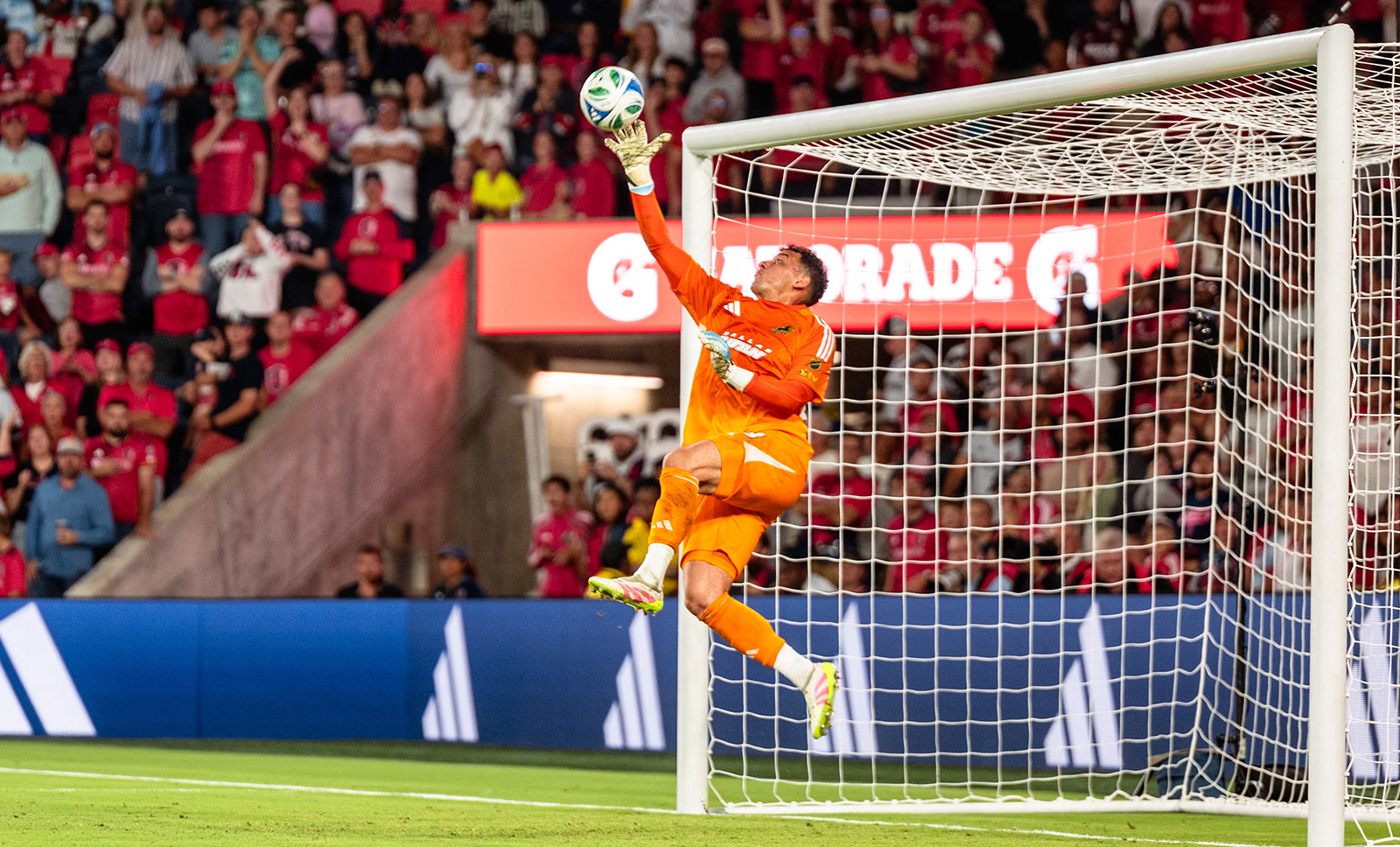 Jacob Jackson comes off the bench against St. Louis City to make 11 saves, Sept 6, 2025. (Courtesy FC Dallas)