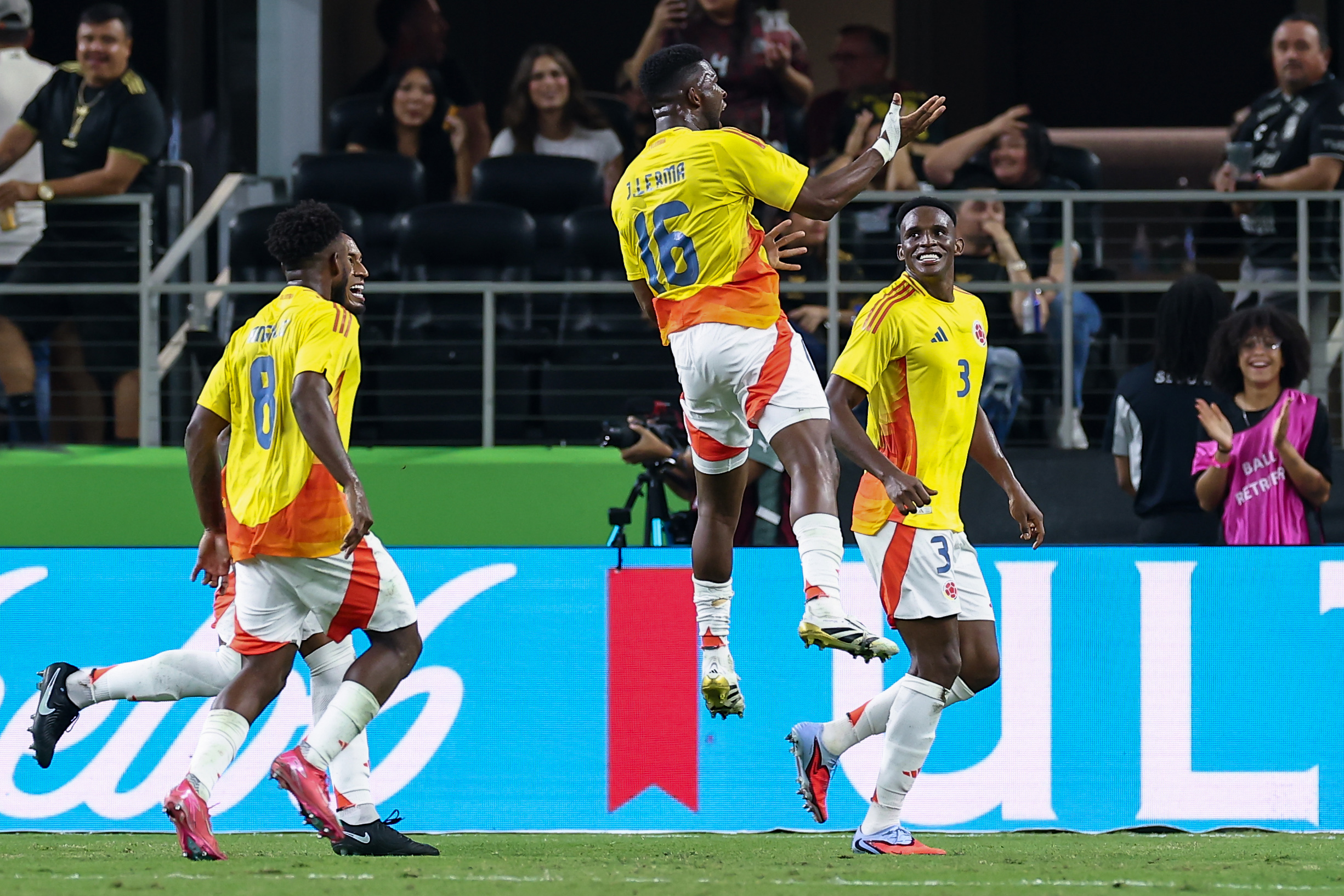 Mexico vs Colombia in a friendly at AT&T Stadium, October 11, 2025. Colombia came away with a 4-0 win. (Matt Visinsky, 3rd Degree)
