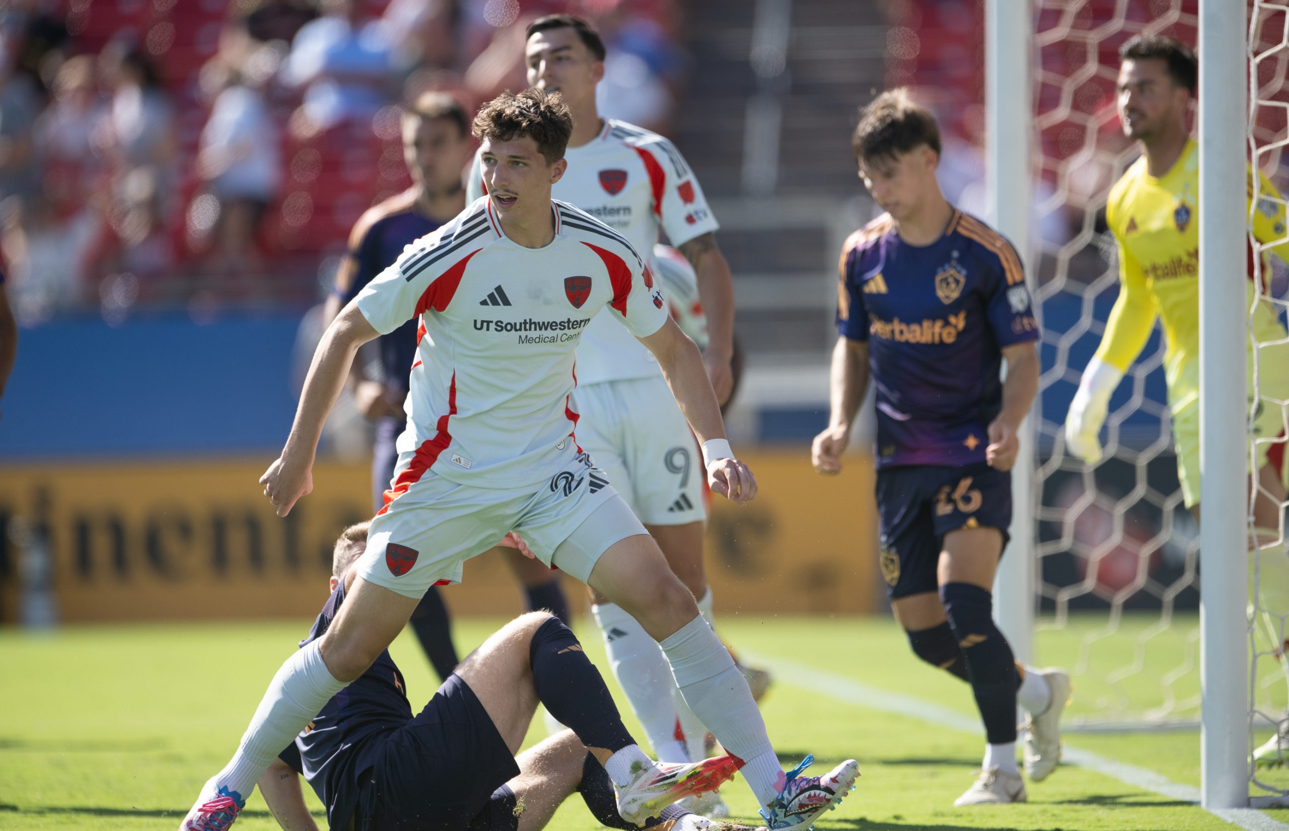 Logan Farrington awaits a cross against the LA Galaxy, October 4, 2025. (Mike Brooks, 3rd Degree)