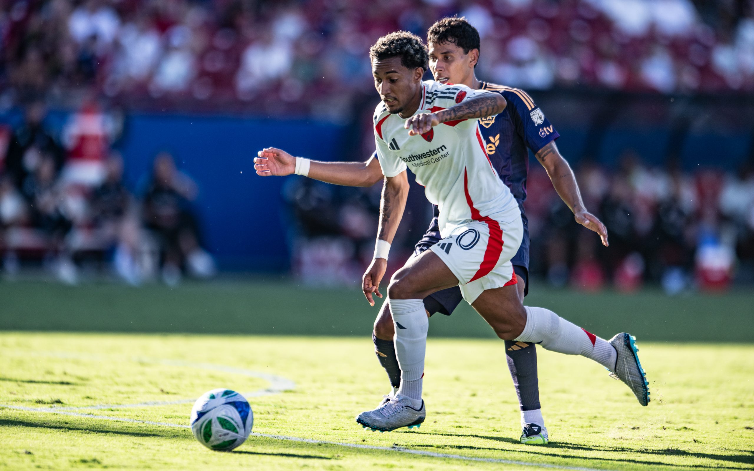 Pedrinho drives forward against the LA Galaxy, October 4, 2025. (Mike Brooks, 3rd Degree)