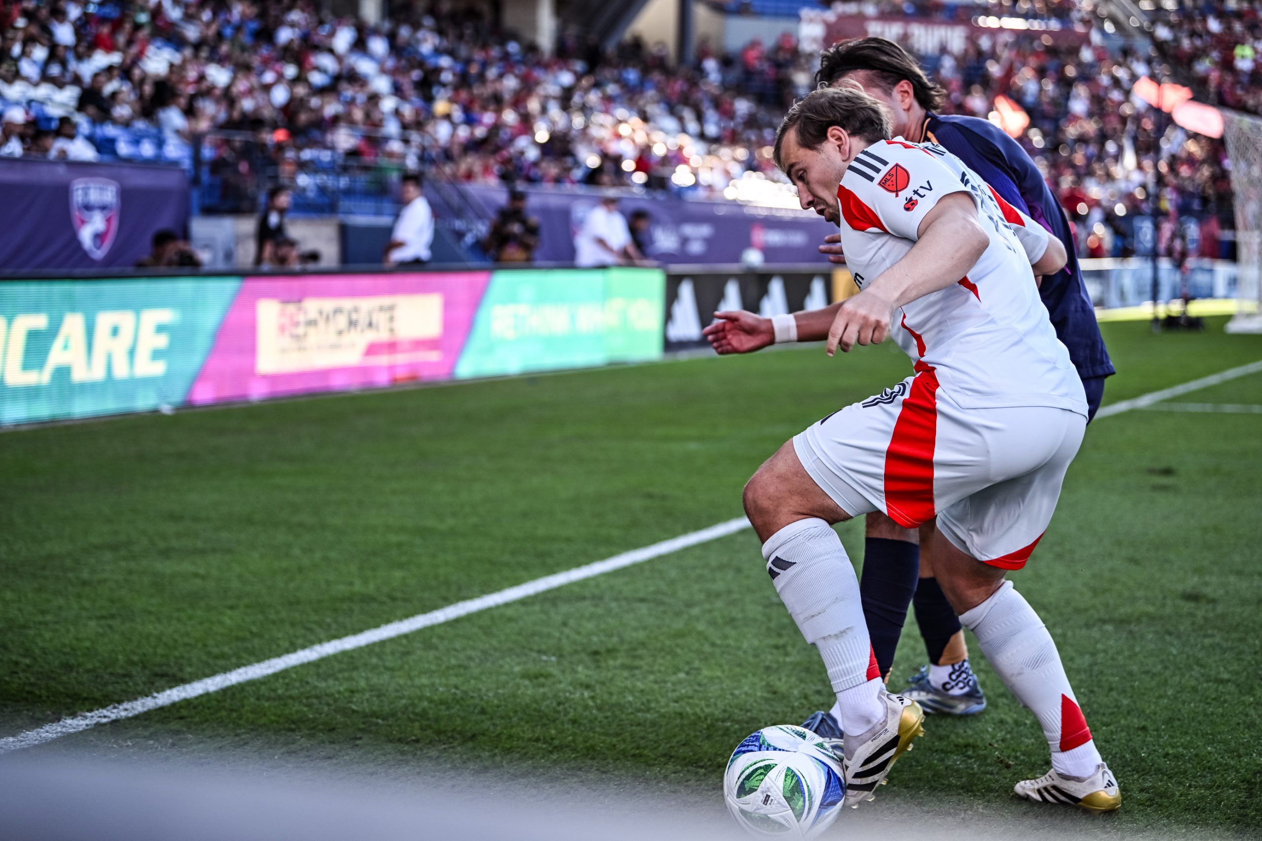 Paxton Pomykal shields the ball against the LA Galaxy, October 4, 2025. (Mike Brooks, 3rd Degree)