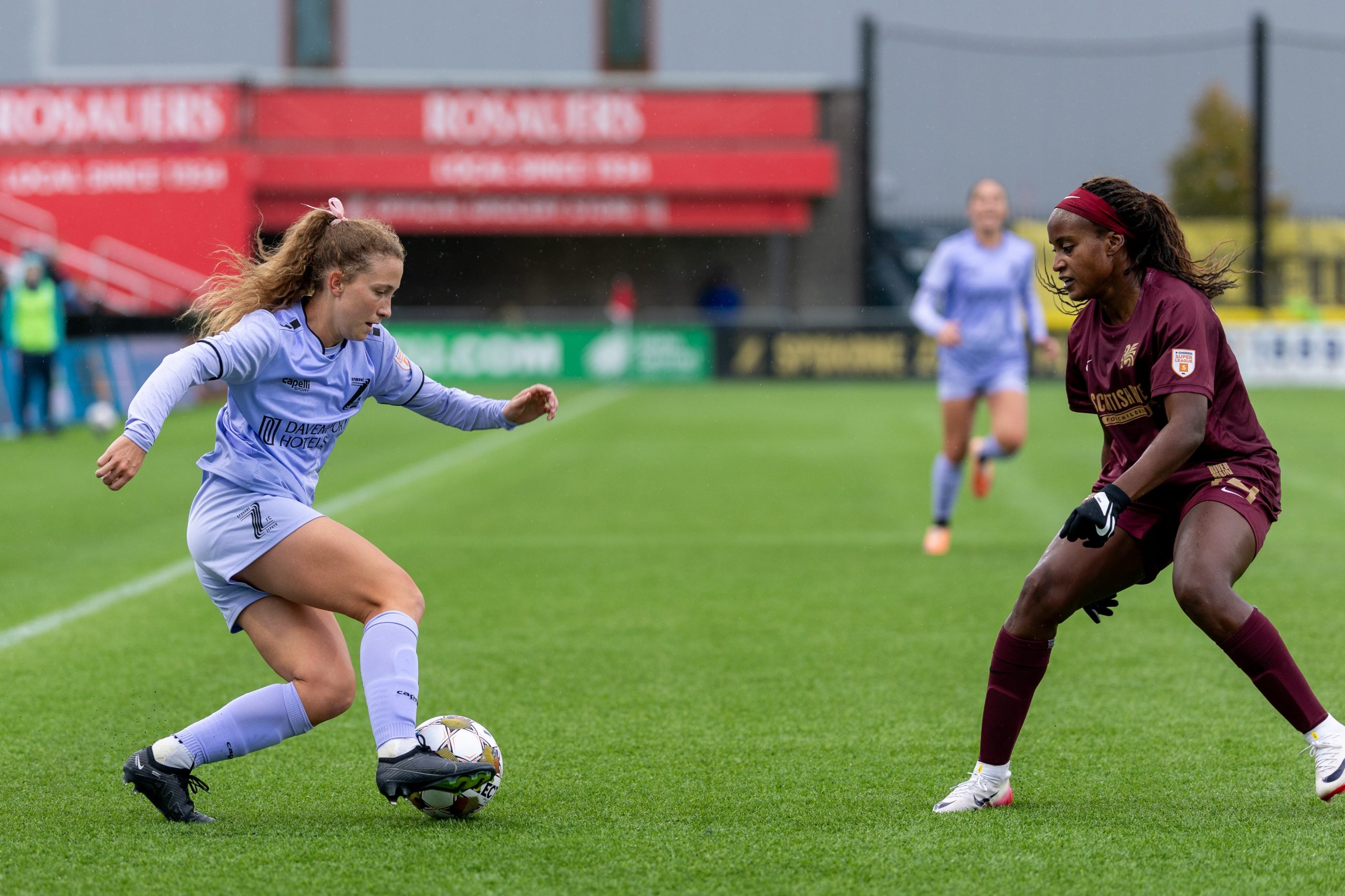 Chioma Ubogagu of Dallas Trinity (right) defends against Spokane Zephyr, October 12, 2025. (Courtesy Dallas Trinity)
