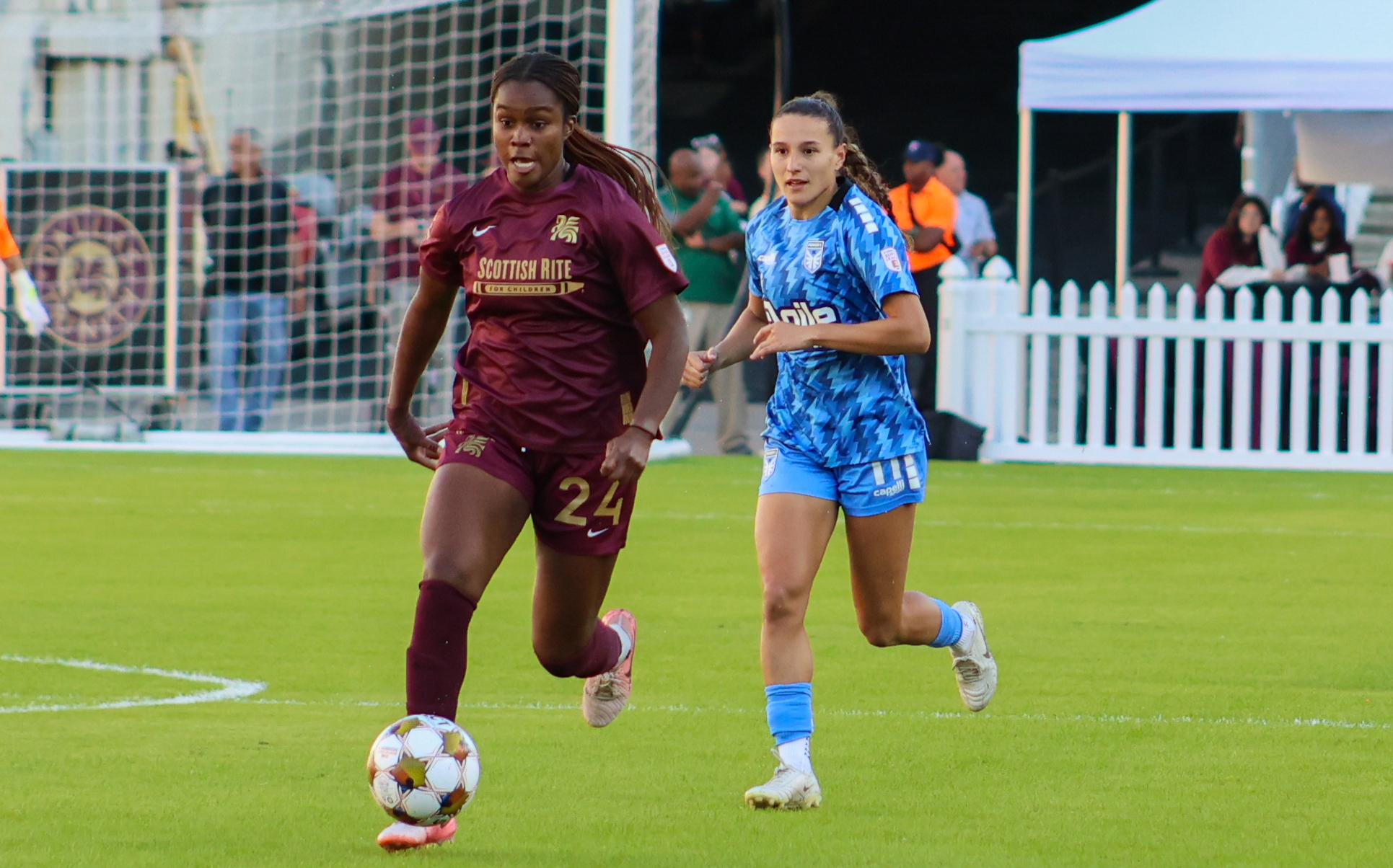 Wayny Balata dribbles against DC Power, November 2, 2025. (Beth Spicer, 3rd Degree)