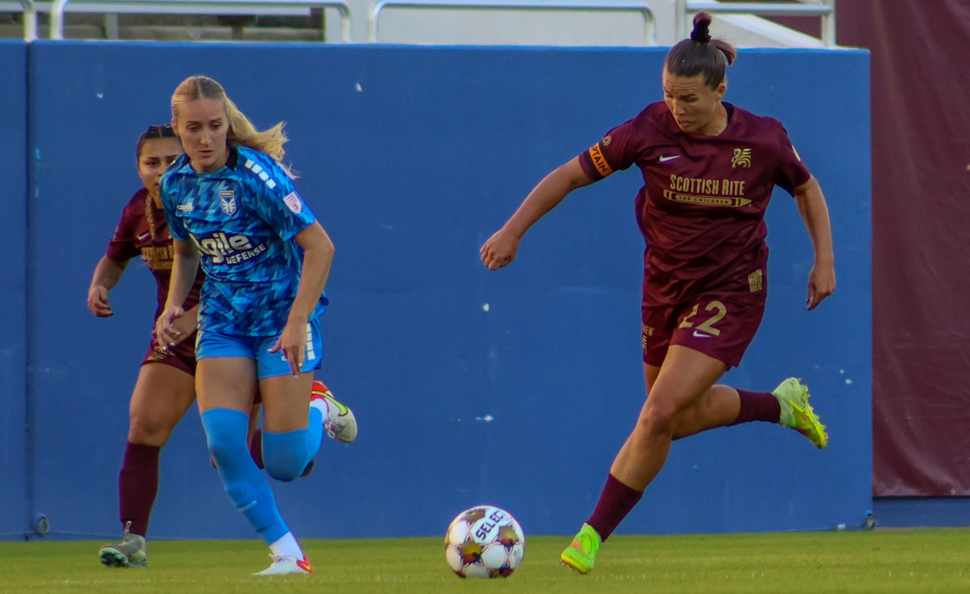 Amber Wisner progresses the ball against DC Power, November 2, 2025. (Beth Spicer, 3rd Degree)