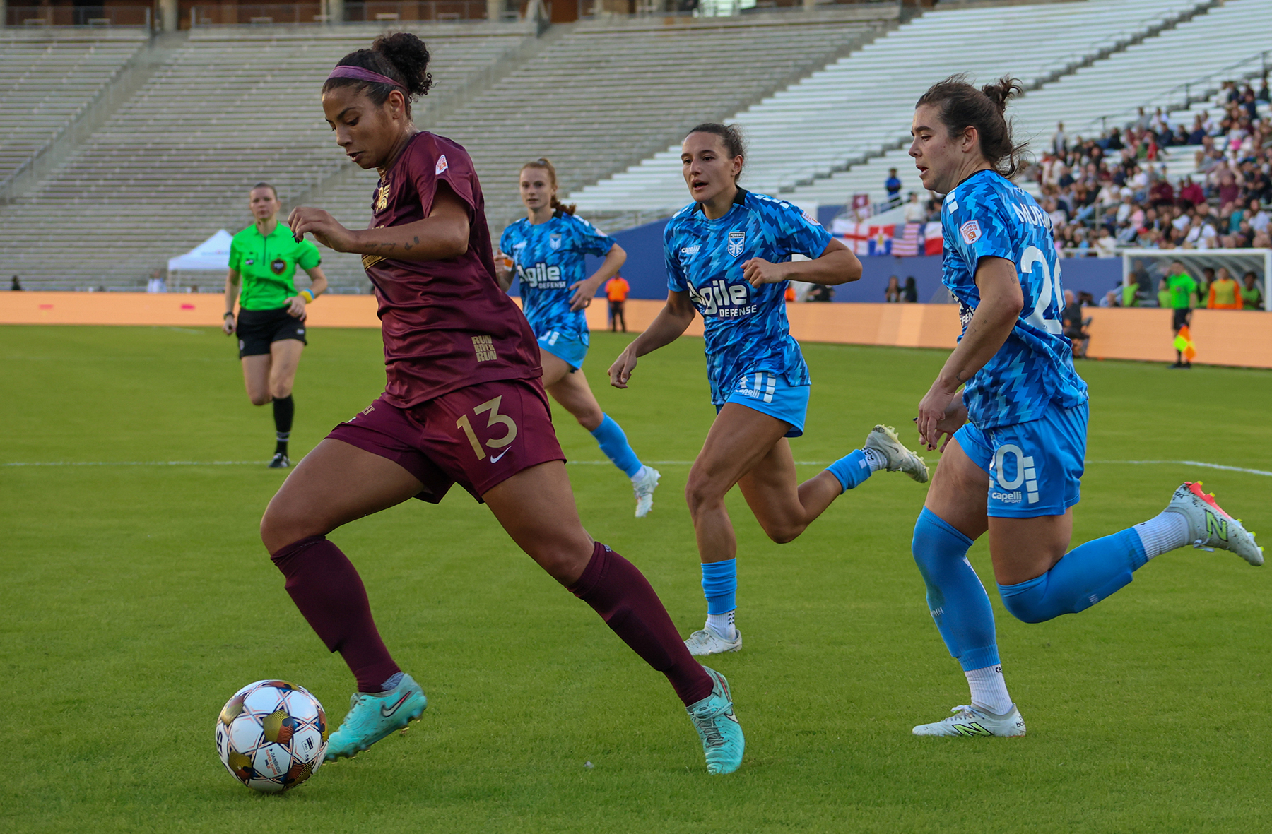 Cyera Hintzen gets past the DC Power defense, November 2, 2025. (Beth Spicer, 3rd Degree)