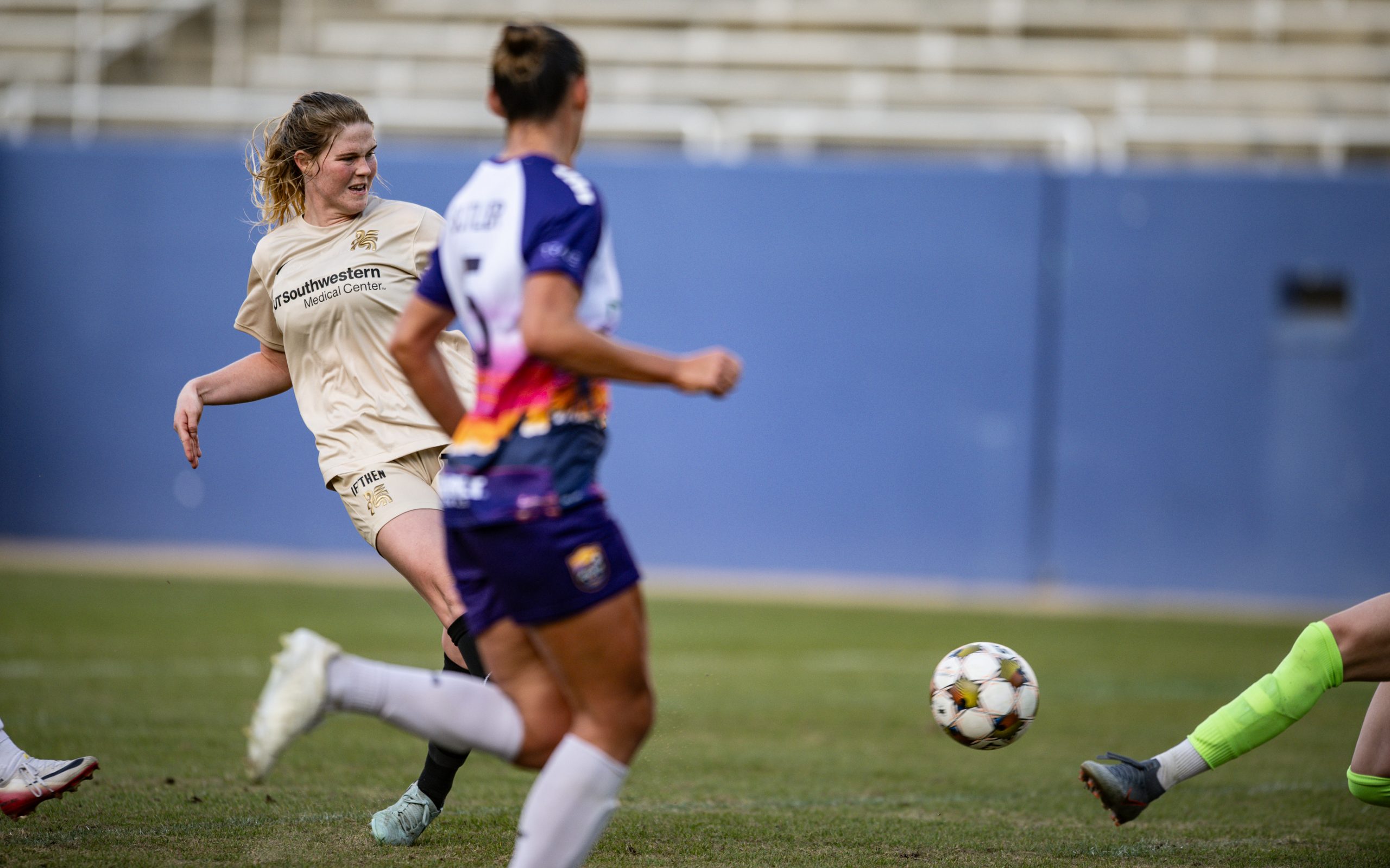 Lexi Missimo shoots (and scores) the game winner in the 1-0 Dallas Trinity win over Carolina Ascent, December 13, 2025. (Mike Brooks, 3rd Degree)