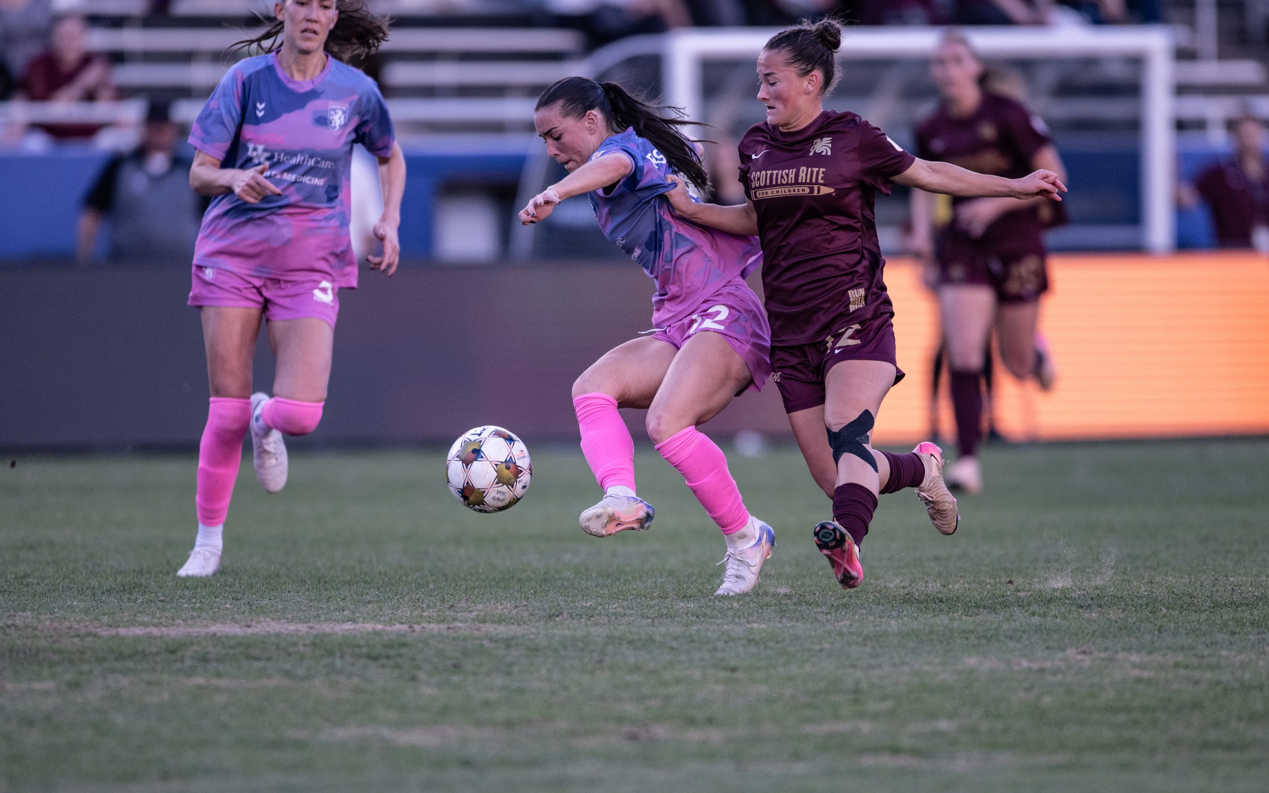 Sealey Strawn closes down an attacker against Lexington FC, December 20, 2025. (Mike Brooks, 3rd Degree)