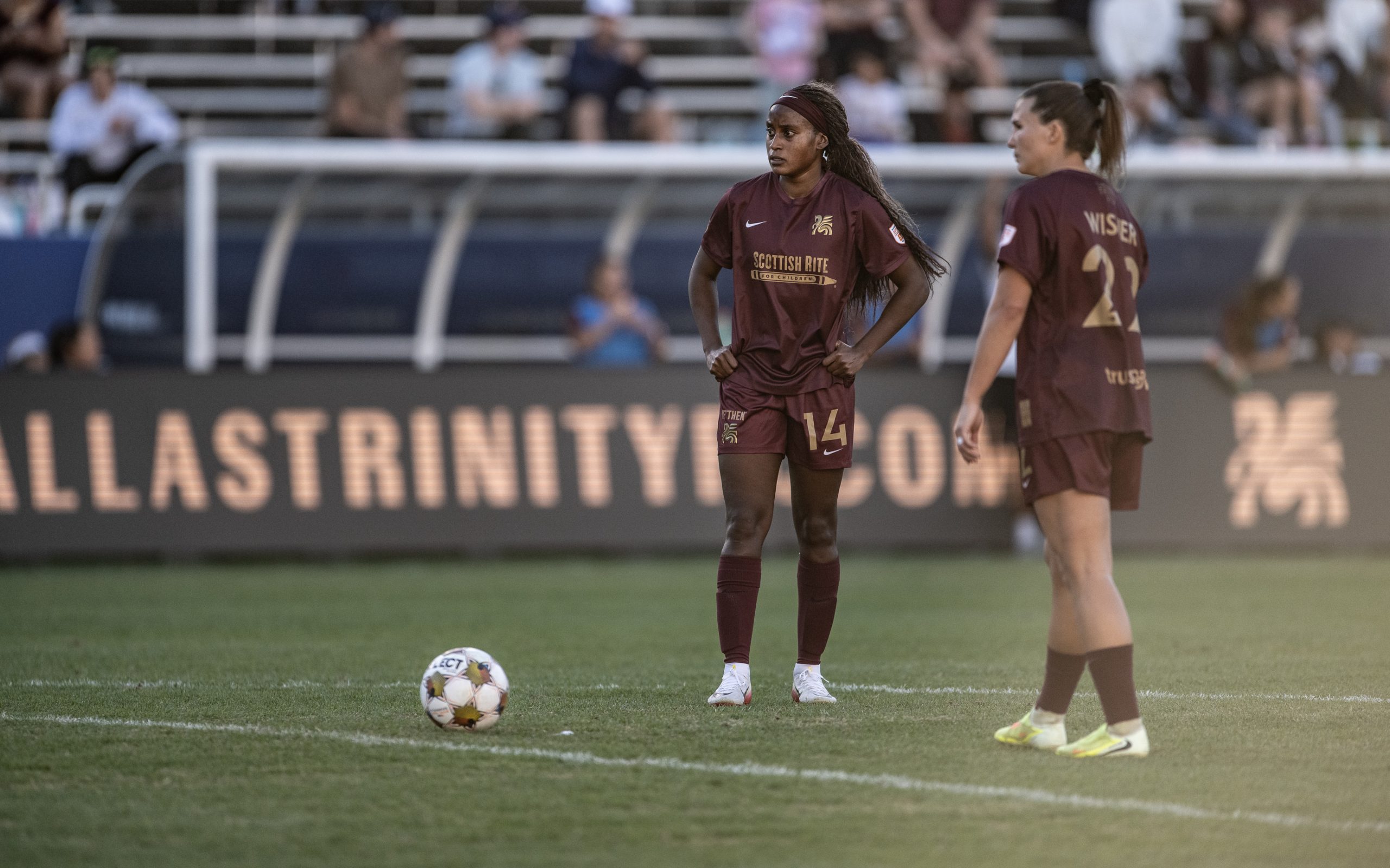 Chioma Ubogagu and Amber Wisner lined up a free kick against Lexington FC, December 20, 2025. (Mike Brooks, 3rd Degree)