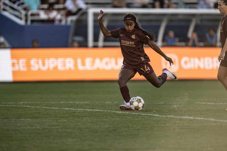 Chioma Ubogagu takes a free kick (and scores) against Lexington FC, December 20, 2025. (Mike Brooks, 3rd Degree)