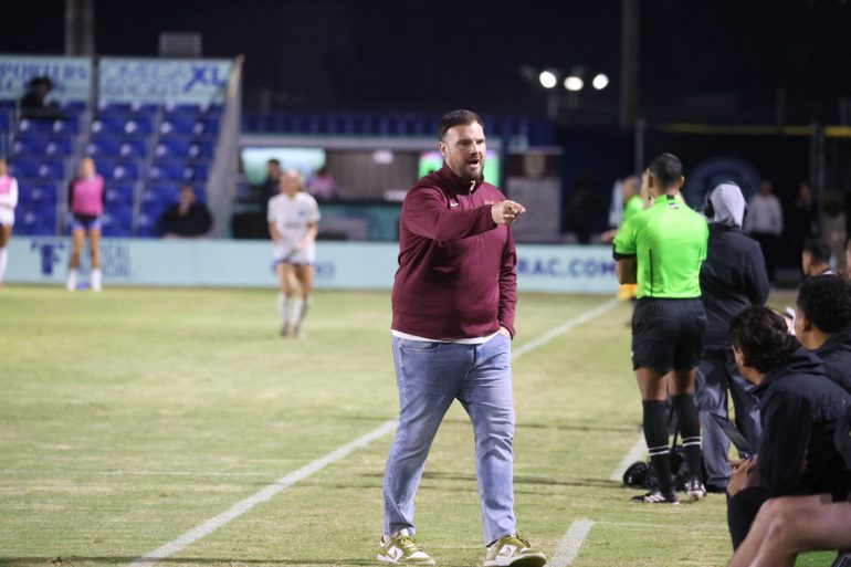 Head Coach Nathan Thackery on the sidelines (photo: Kylli Asaro courtesy: Dallas Trinity FC)