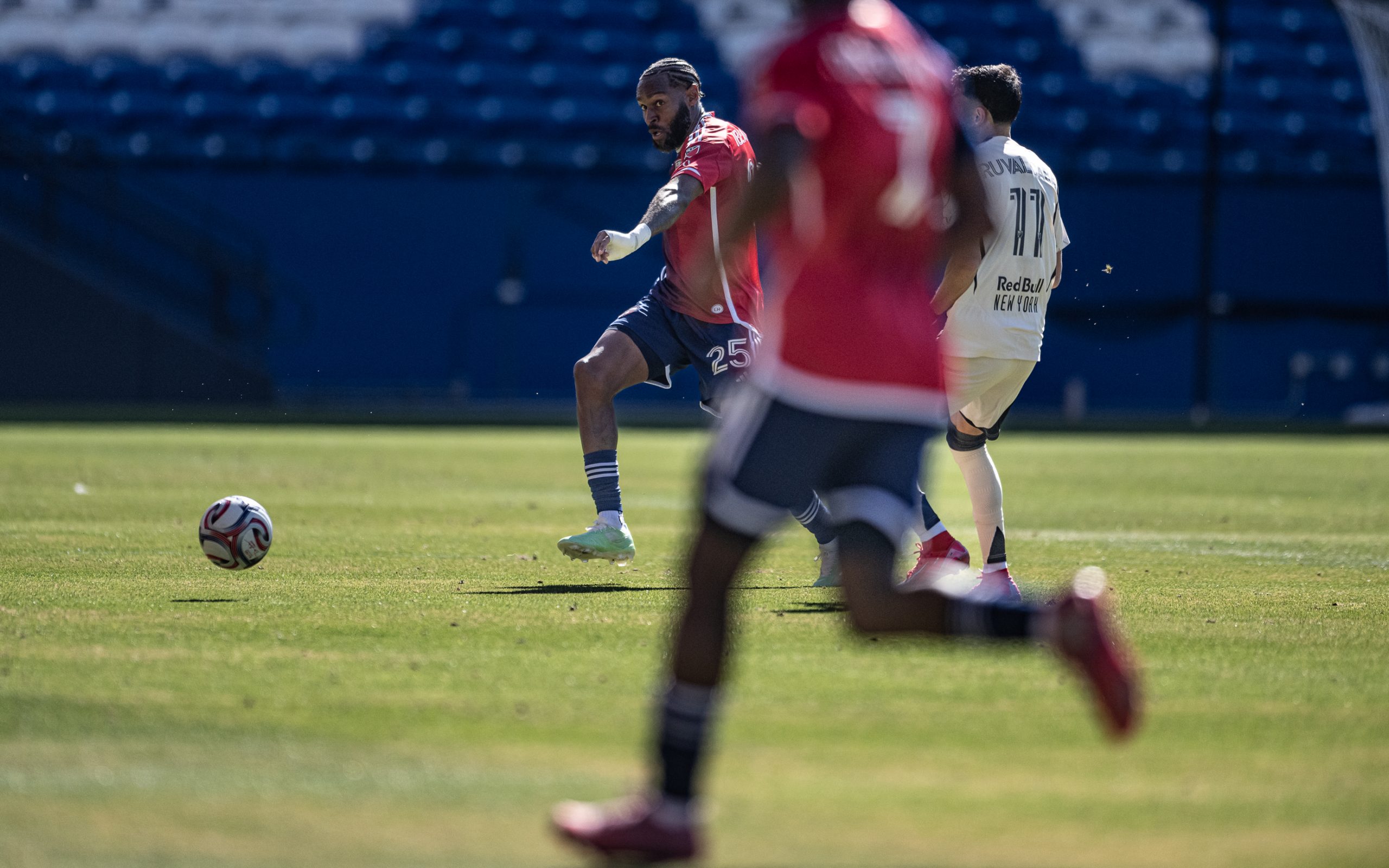 Sebastien Ibeagha (25) plays a outlet pass in an FC Dallas preseason game against New York Red Bulls, February 7, 2026. (Mike Brooks, 3rd Degree)