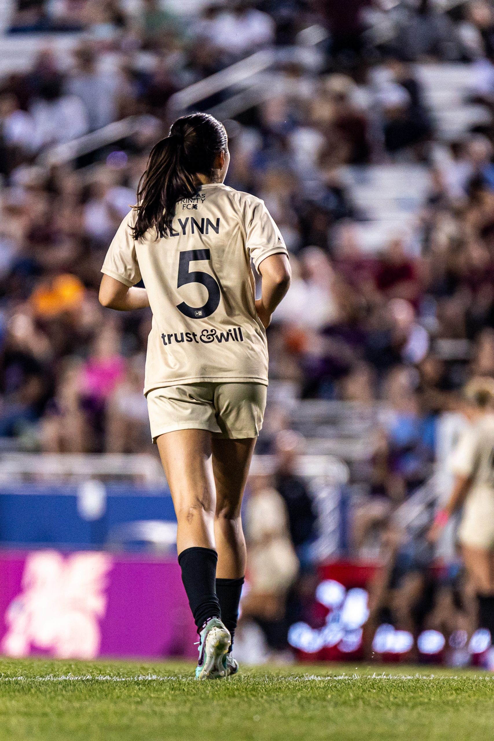 Lauren Flynn, who became just the second player to ever wear the DTFC armband, Feb. 28, 2026 (Photo: Marcanthony Chavez, Courtesy: Dallas Trinity FC)