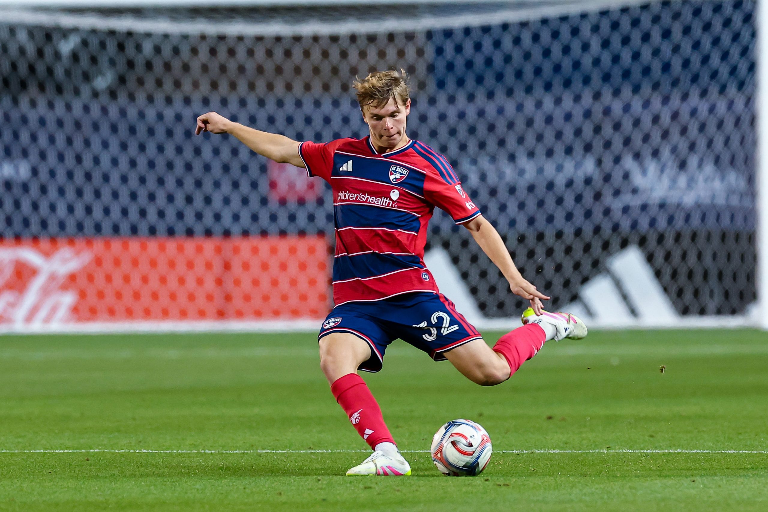 Nolan Norris plays a long ball against Houston Dynamo, March 21, 2026. (Matt Visinsky, 3rd Degree)