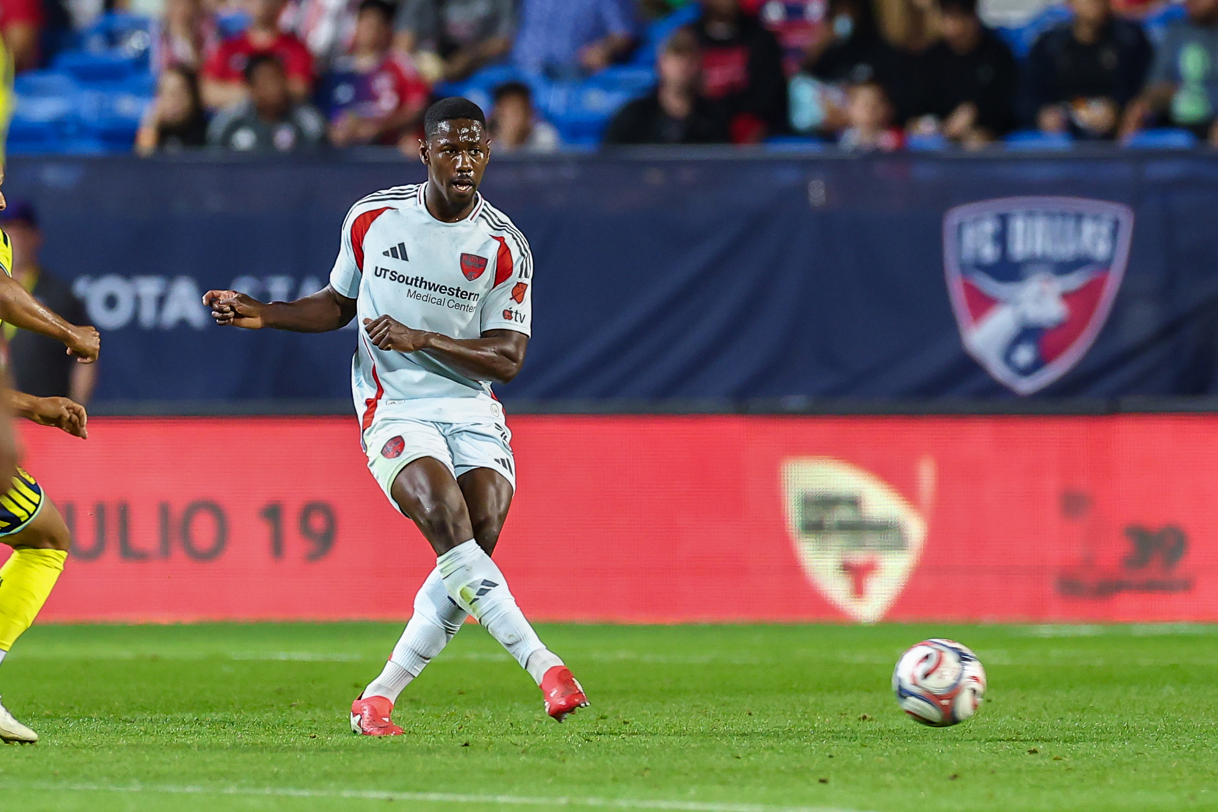 Osaze Urhoghide pass out against Nashville SC, February 28. 2026. (Matt Visinsky, 3rd Degree)