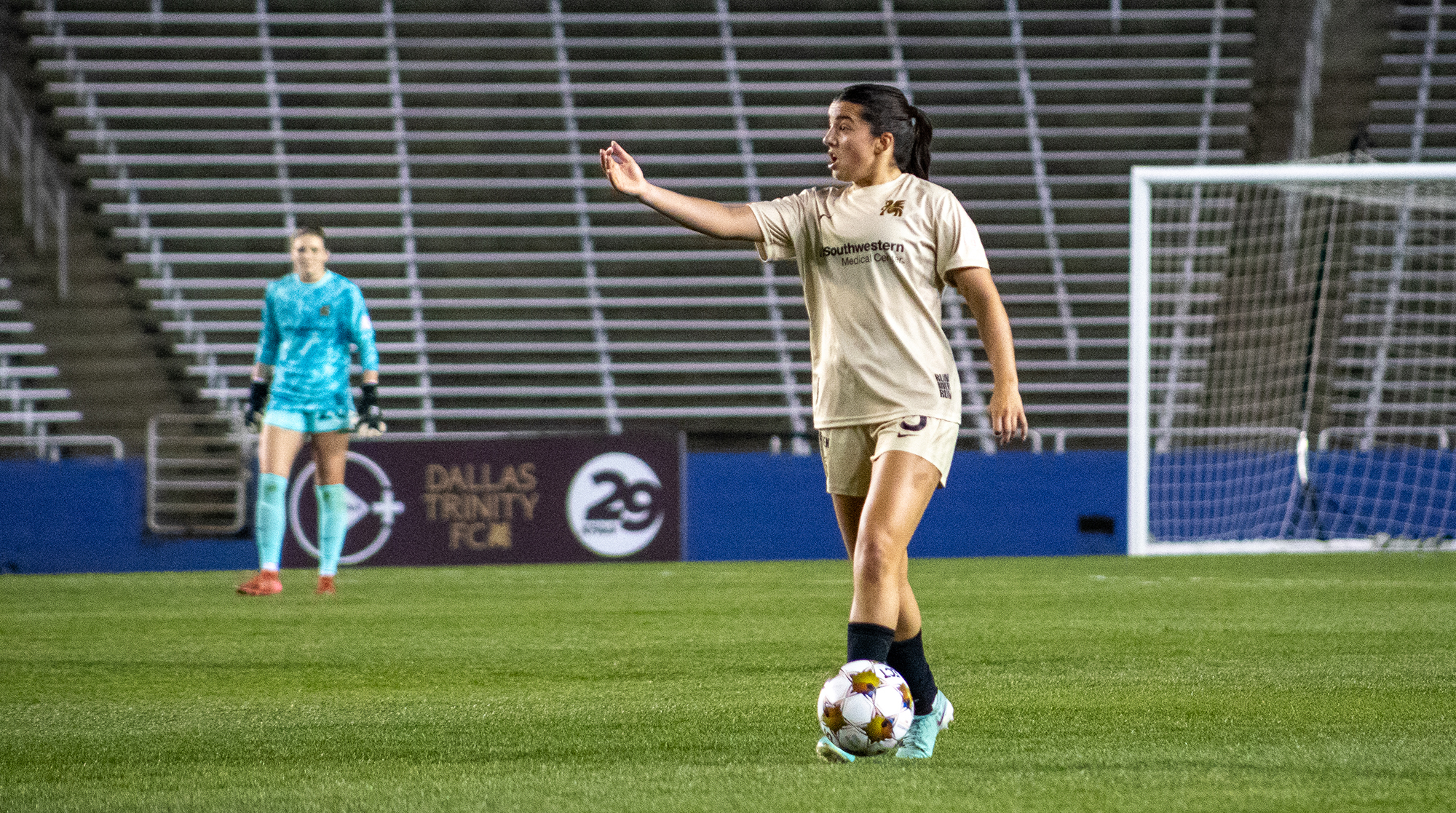 Lauren Flynn directs traffic against the Houston Dash, February 28, 2026. (Beth Spicer, 3rd Degree)