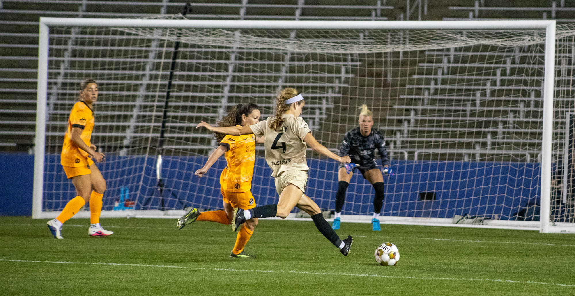 Caroline Kelly shots for what turned out to be her game-winning goal against the Houston Dash, February 28, 2026. (Beth Spicer, 3rd Degree)