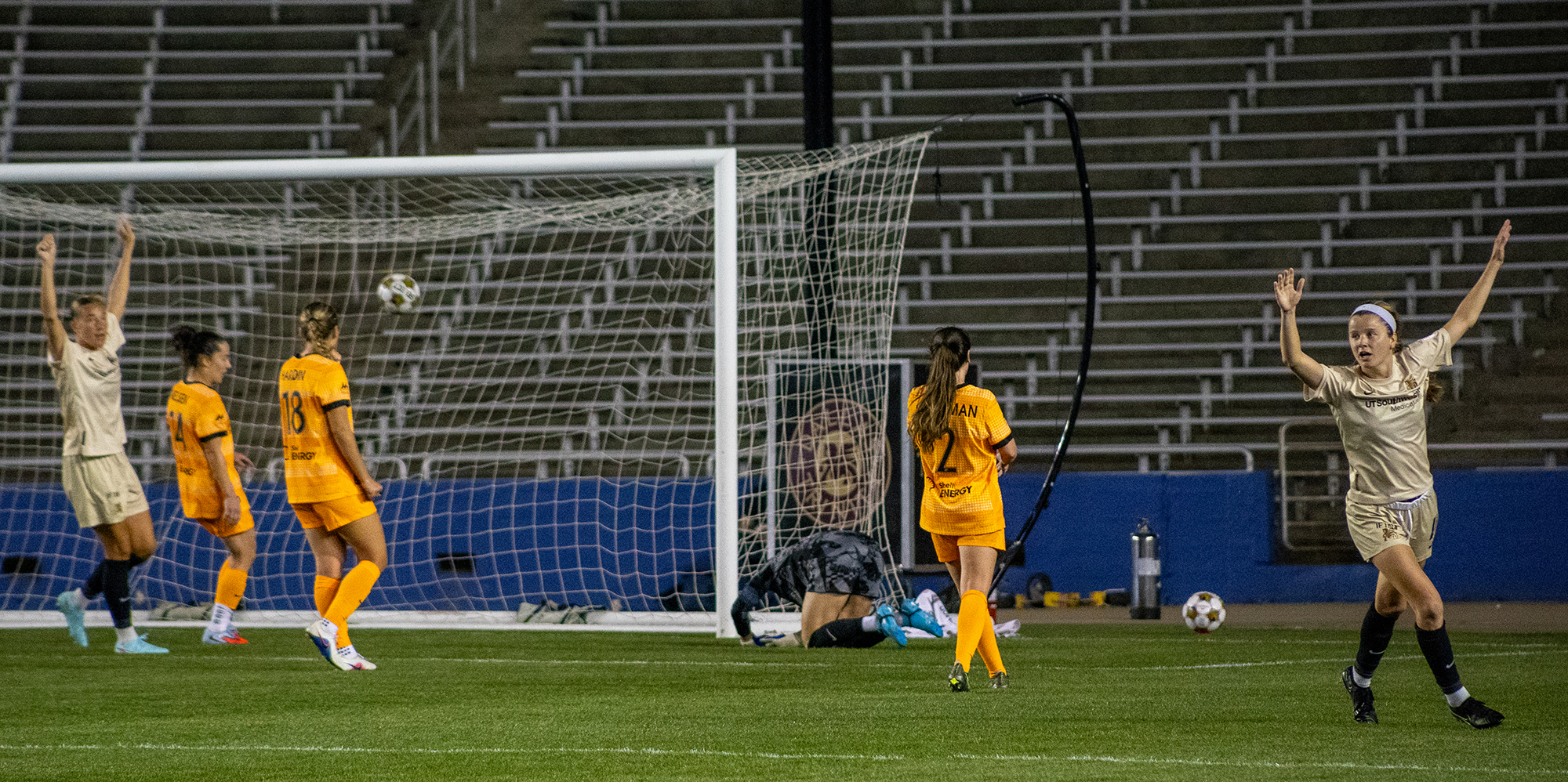 Caroline Kelly (right) begins to celebrate her game-winning goal against the Houston Dash, February 28, 2026. (Beth Spicer, 3rd Degree)