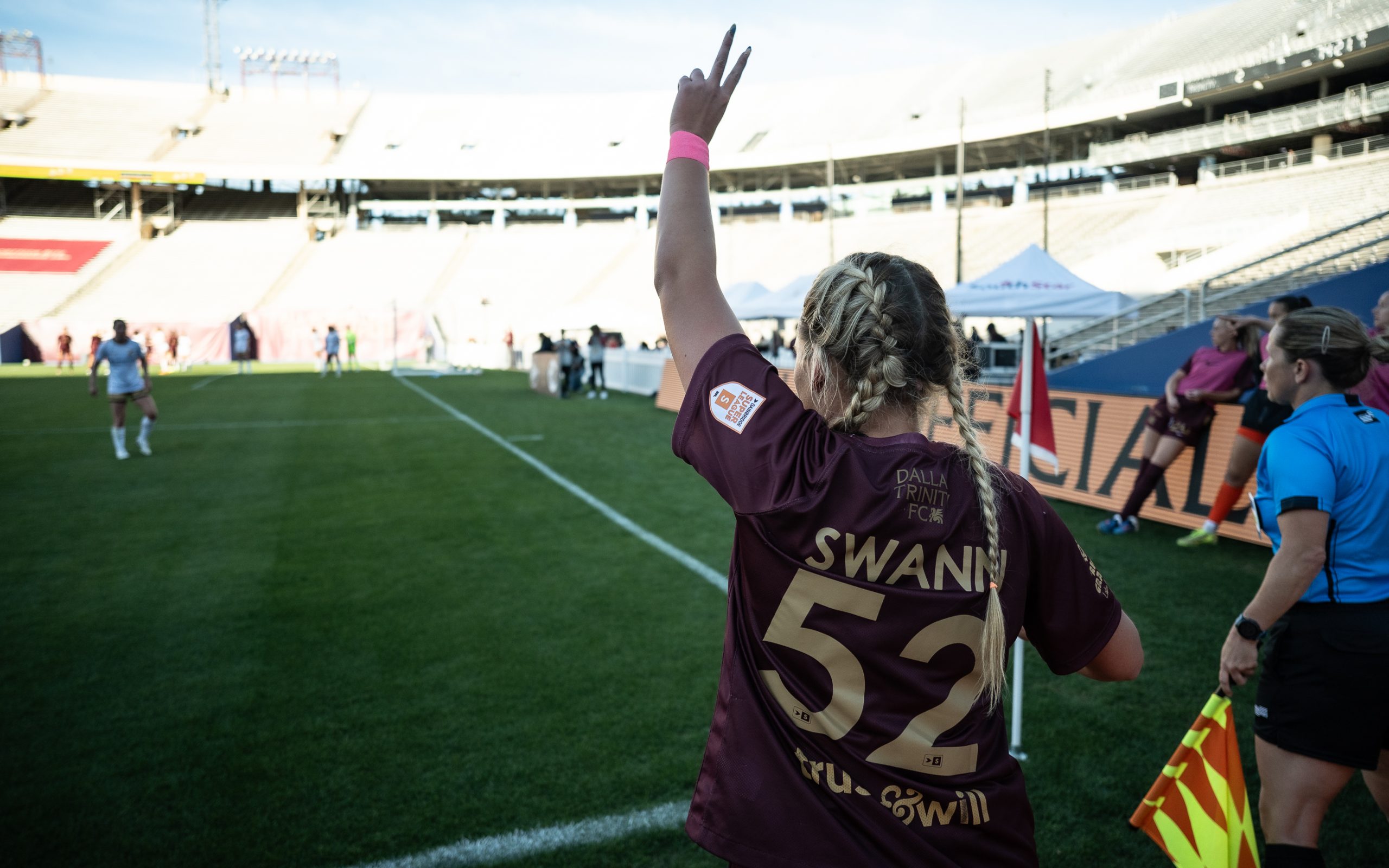 Caroline Swann prepares to take a throw-in against Spokane Zephyr, April 4, 2025. (Mike Brooks, 3rd Degree)