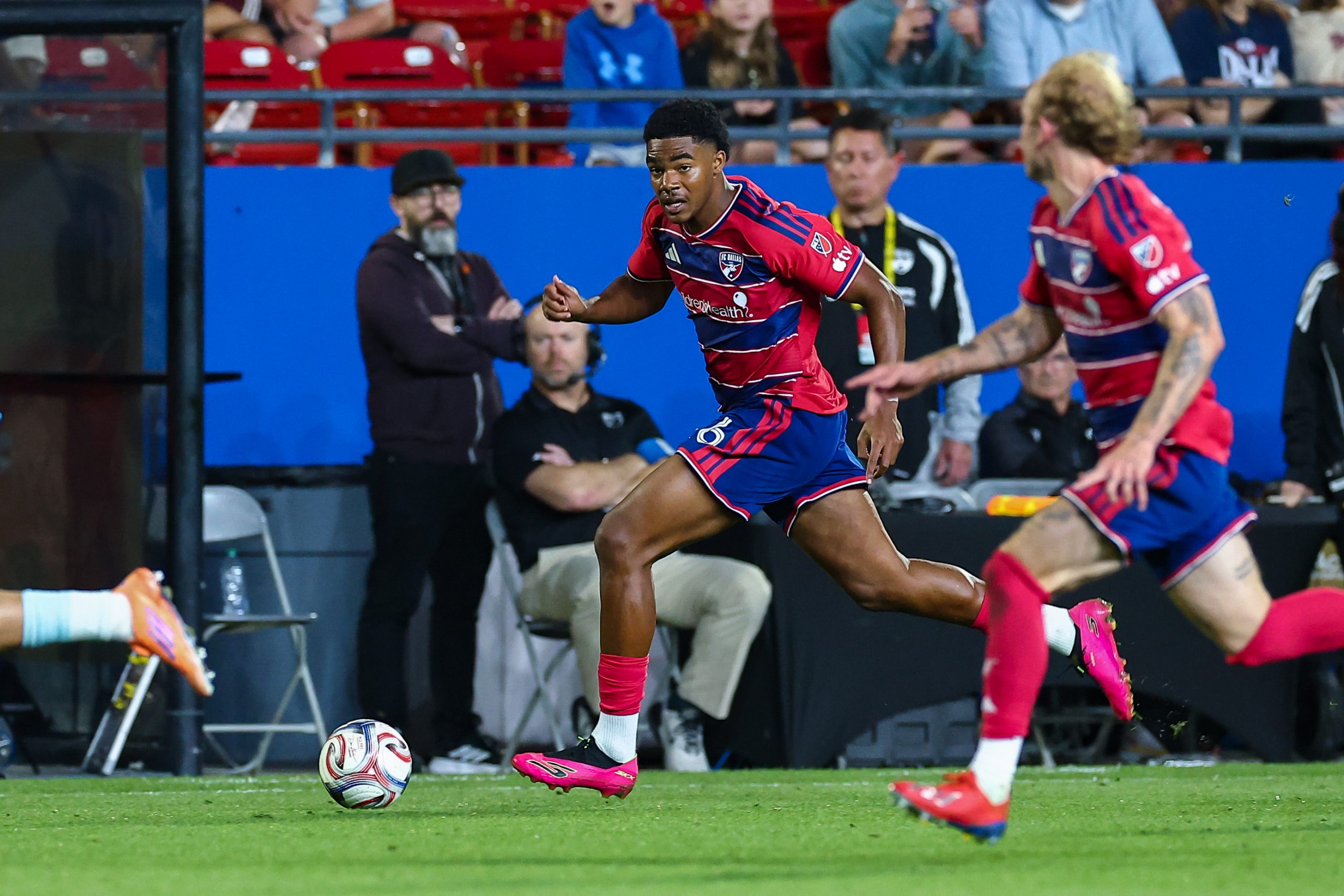 Nick Simmonds strides forward against Minnesota United, April 22, 2026. (Matt Visinsky, 3rd Degree)