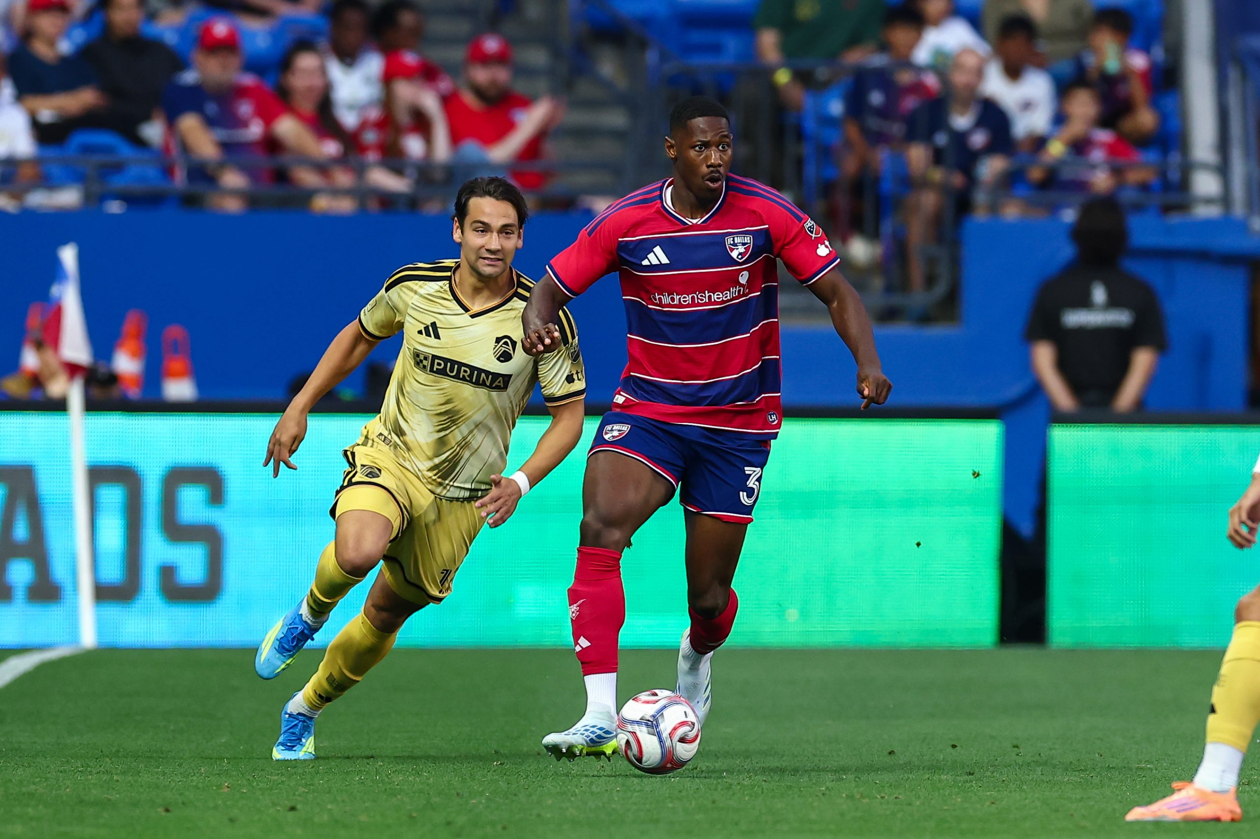 Osaze Urhoghide looks for an outlet against St Louis City, April 11, 2026. (Matt Visinsky, 3rd Degree)