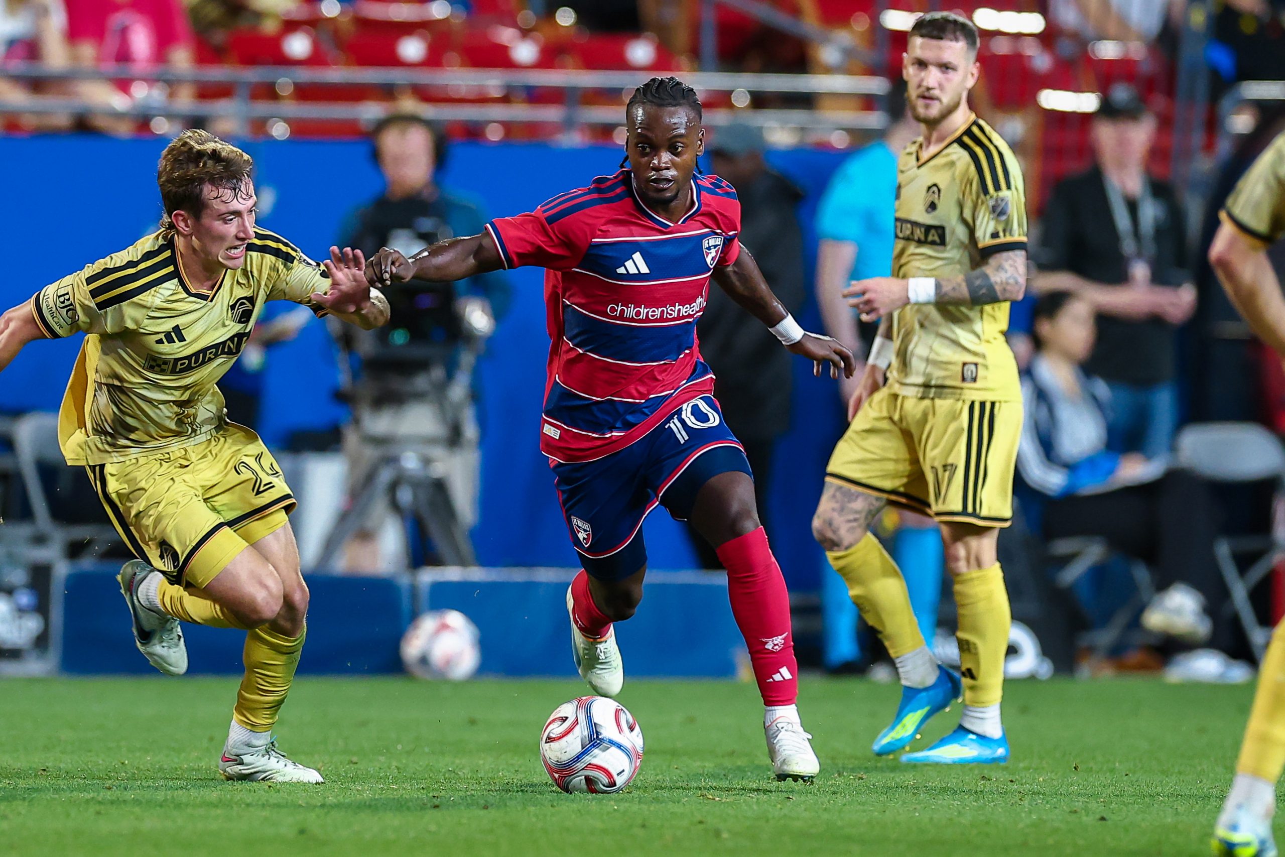 Santiago Moreno attacks St Louis City, April 11, 2026. (Matt Visinsky, 3rd Degree)