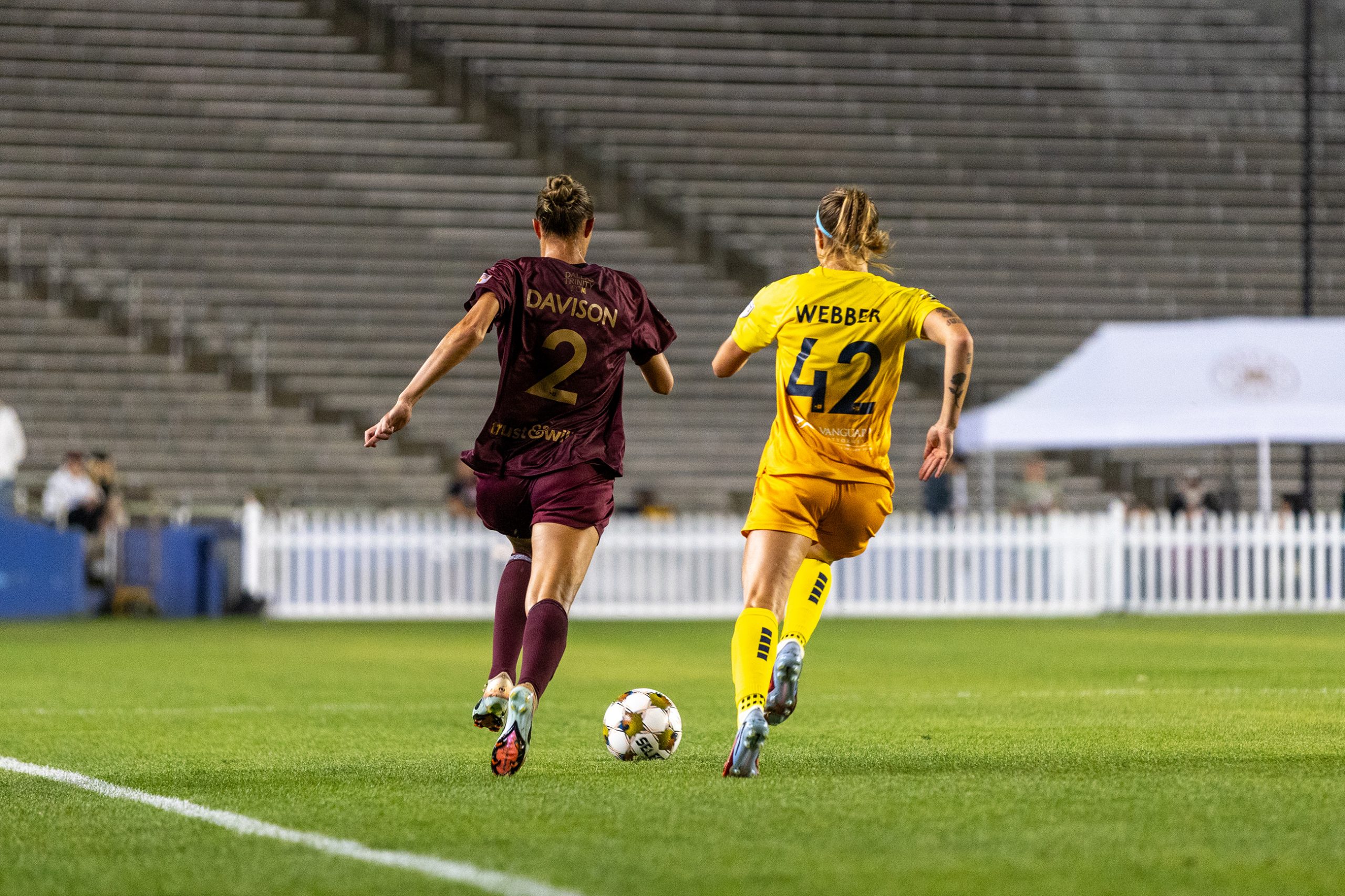Hannah Davison (2) charges up the line during the Dallas Trinity game against Tampa Bay Sun, March 31, 2026. (Beth Spicer, 3rd Degree)
