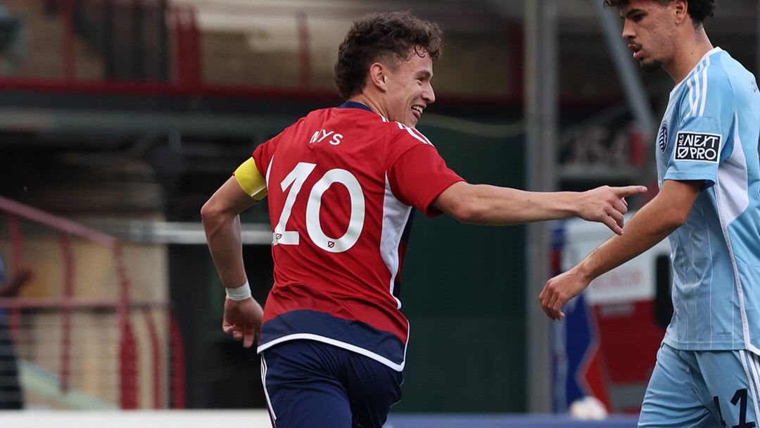 Edu Nys celebrates against Sporting KC II.