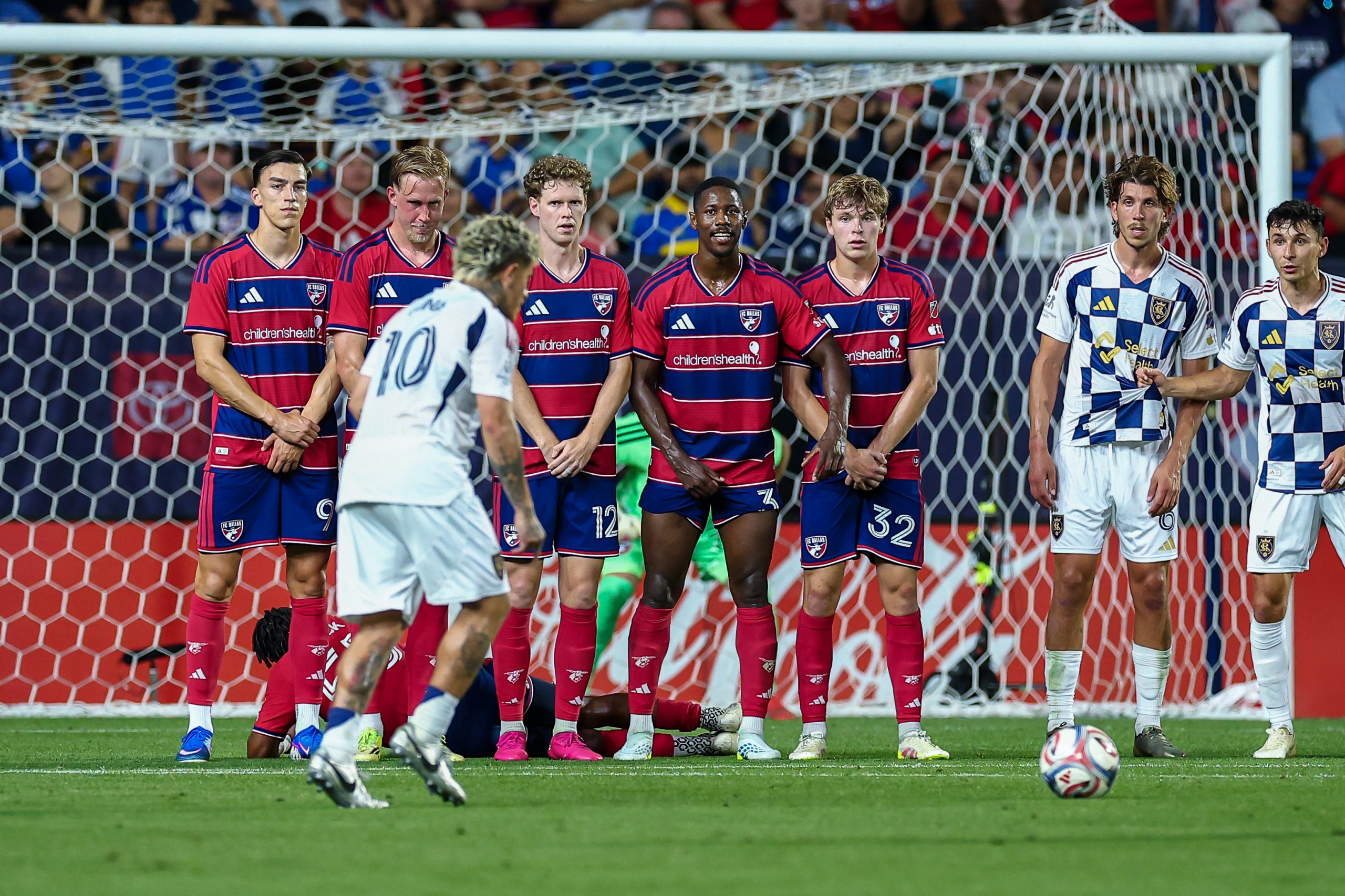 FC Dallas makes a wall against Diego Luna of Real Salt Lake, May 9, 2026. (Matt Visinsky, 3rd Degree)