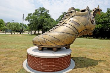 The Texan Golden Boot Sculpture is unveiled, May 28, 2026. (Courtesy Tony Fay PR)