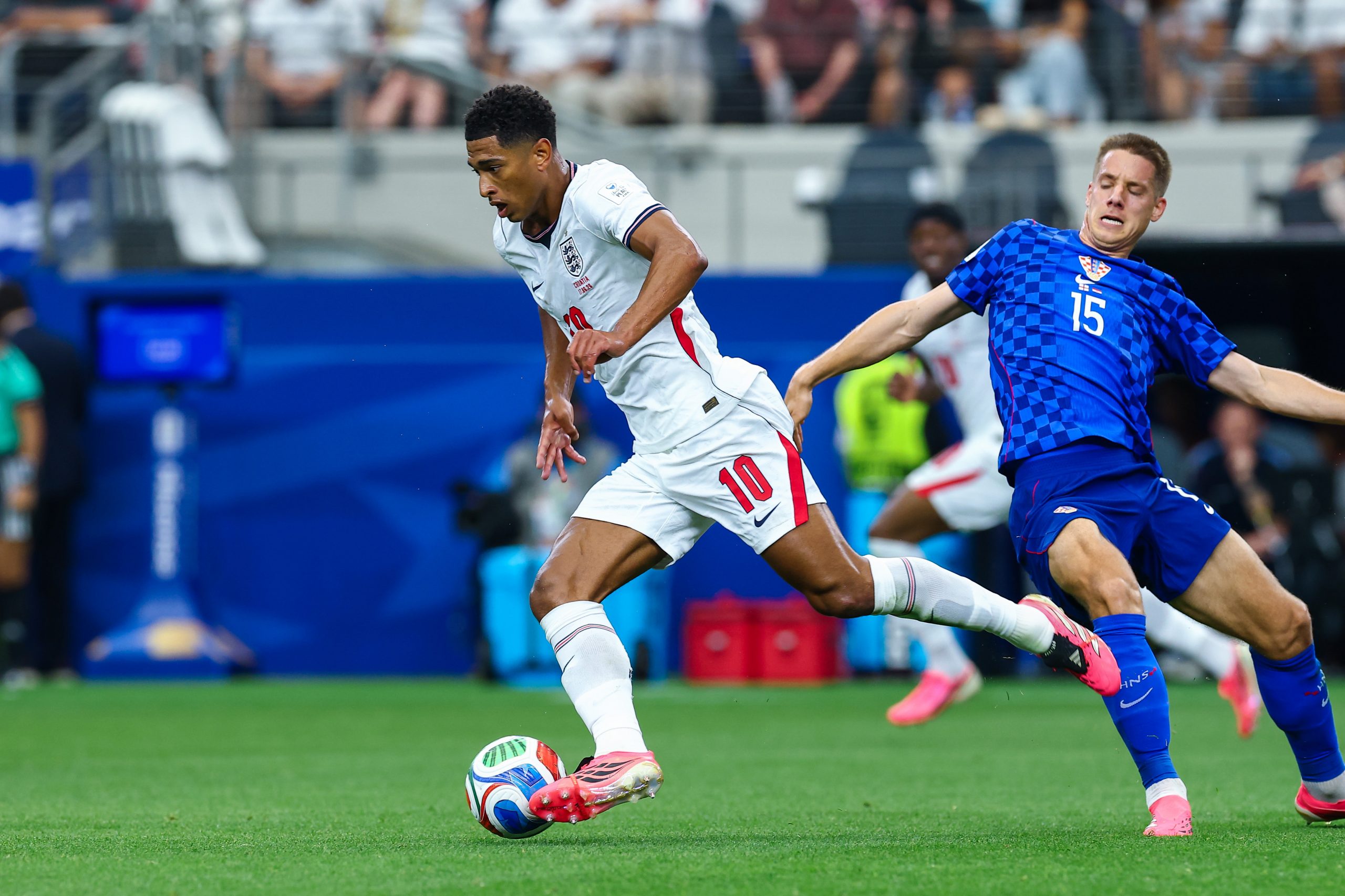 Jude Bellingham (10) drives past Mario Pasalic (15), England vs Croatia in the World Cup, June 17, 2026 at "Dallas Stadium." (Matt Visinsky, 3rd Degree)