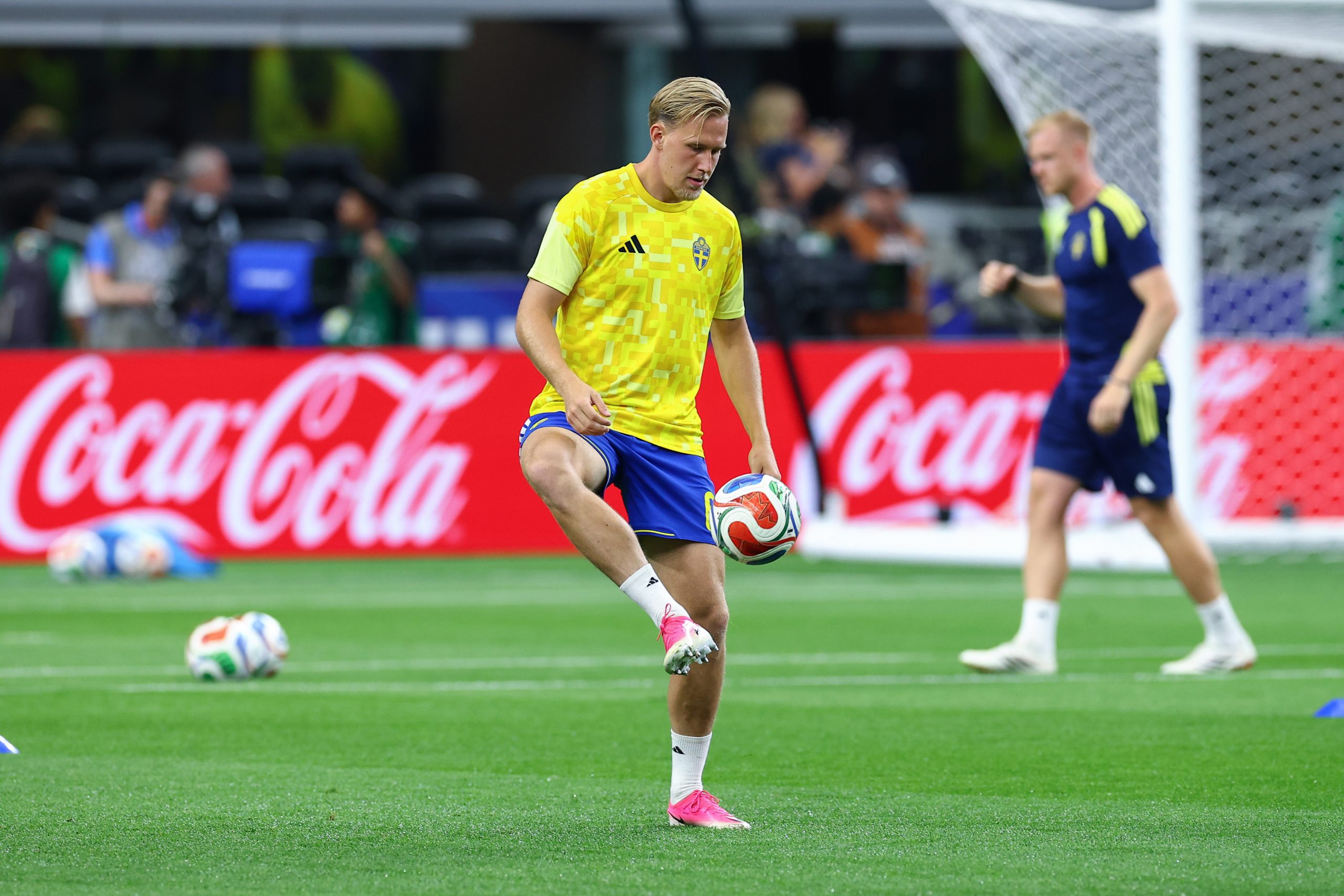 Herman Johansson (6) warms up pregame. Japan vs Sweden, 2026 World Cup at Dallas Stadium, June 25, 2026. (Matt Visinsky, 3rd Degree)