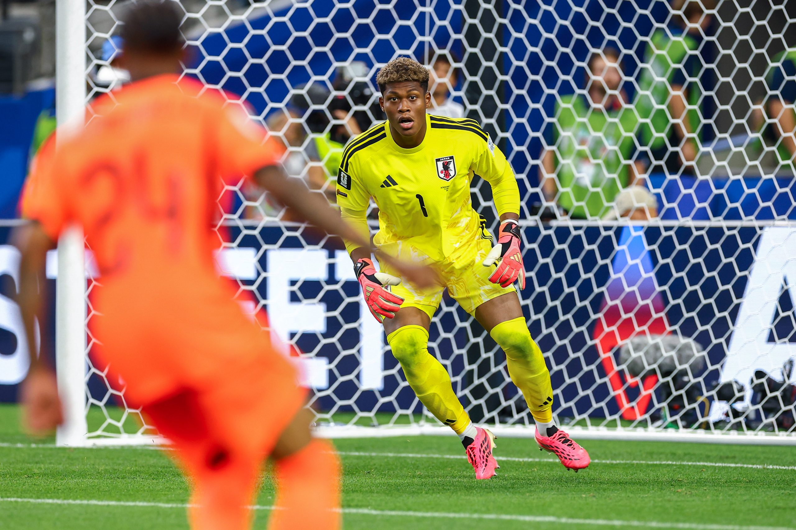 Japan keeper Zion Suzuki (1) is focused on the ball. Japan vs Netherlands, at "Dallas Stadium," 2026 World Cup, June 14, 2026. (Matt Visinsky, 3rd Degree)