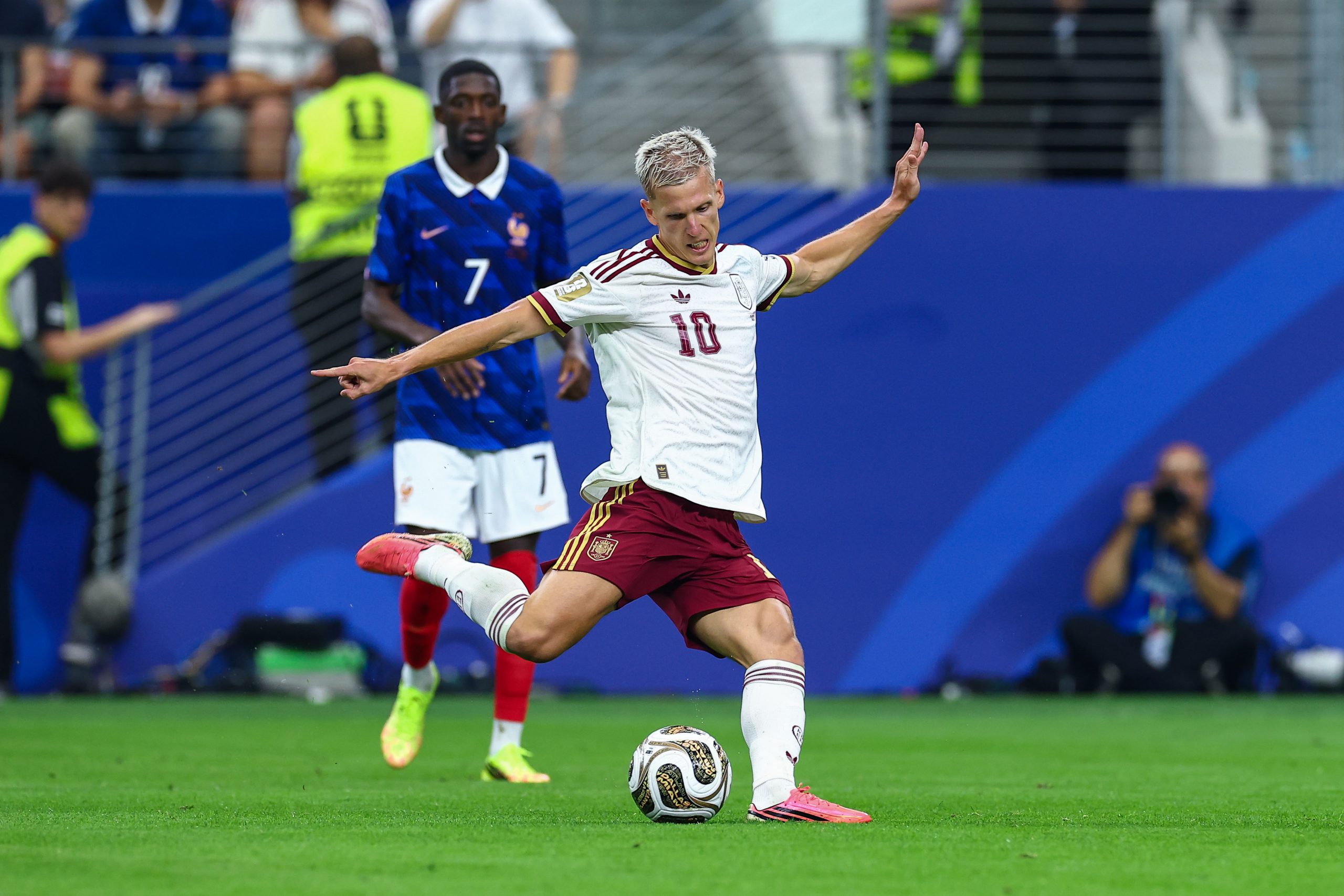 Dani Olmo (10) winds up. France vs Spain, 2026 World Cup, Dallas Stadium, July 14, 2026. (Matt Visinsky, 3rd Degree)
