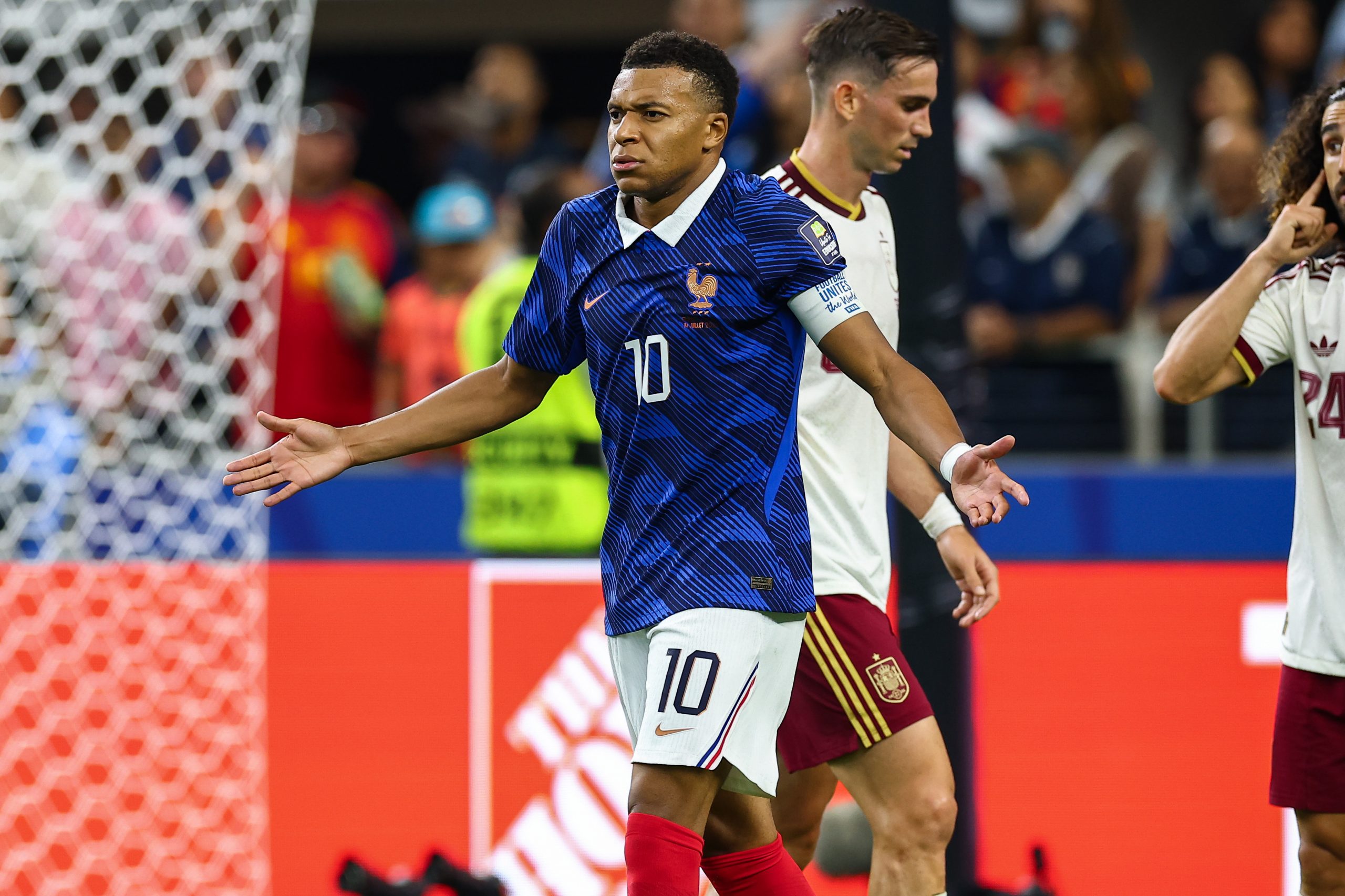 Kylian Mbappé (10) can't believe it either. France vs Spain, 2026 World Cup, Dallas Stadium, July 14, 2026. (Matt Visinsky, 3rd Degree)