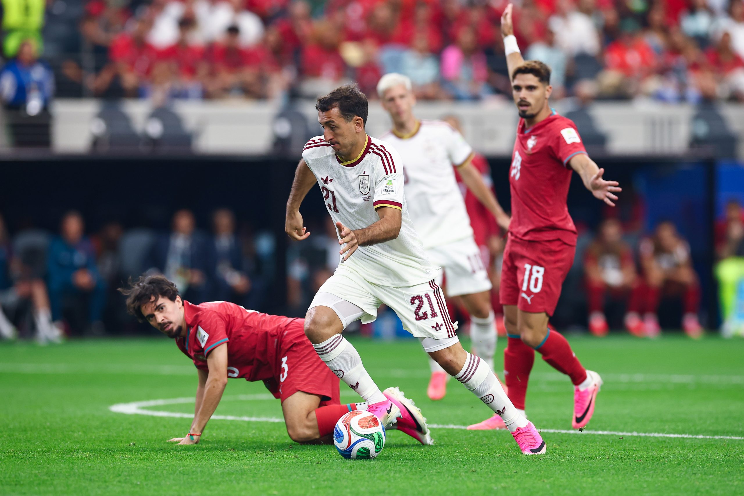 Mikel Oyarzabal (21) gets the better of Rúben Dias (3). Portugal vs Spain, 2026 World Cup, Dallas Stadium, June 27, 2026. (Matt Visinsky, 3rd Degree)