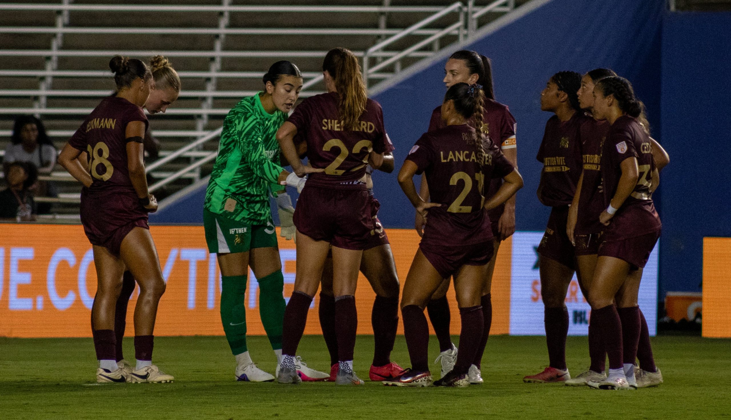 Meeku Purcell (35) gives out some instructions, Dallas Trinity vs Carolina Ascent, August 22, 2026. (Beth Spicer, 3rd Degree)